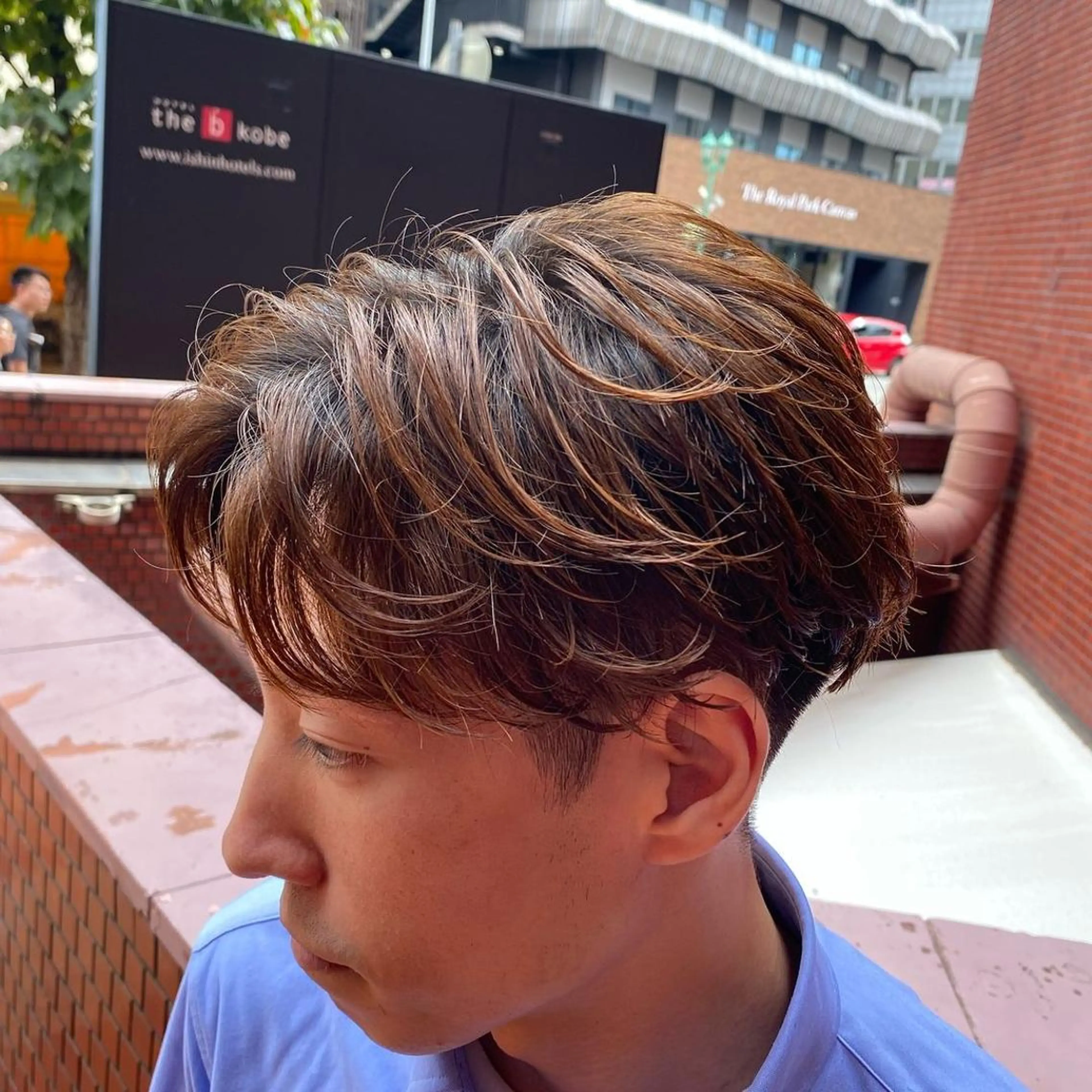 三ノ宮フェザーパーマ 蕃本 啓利のヘアスタイル