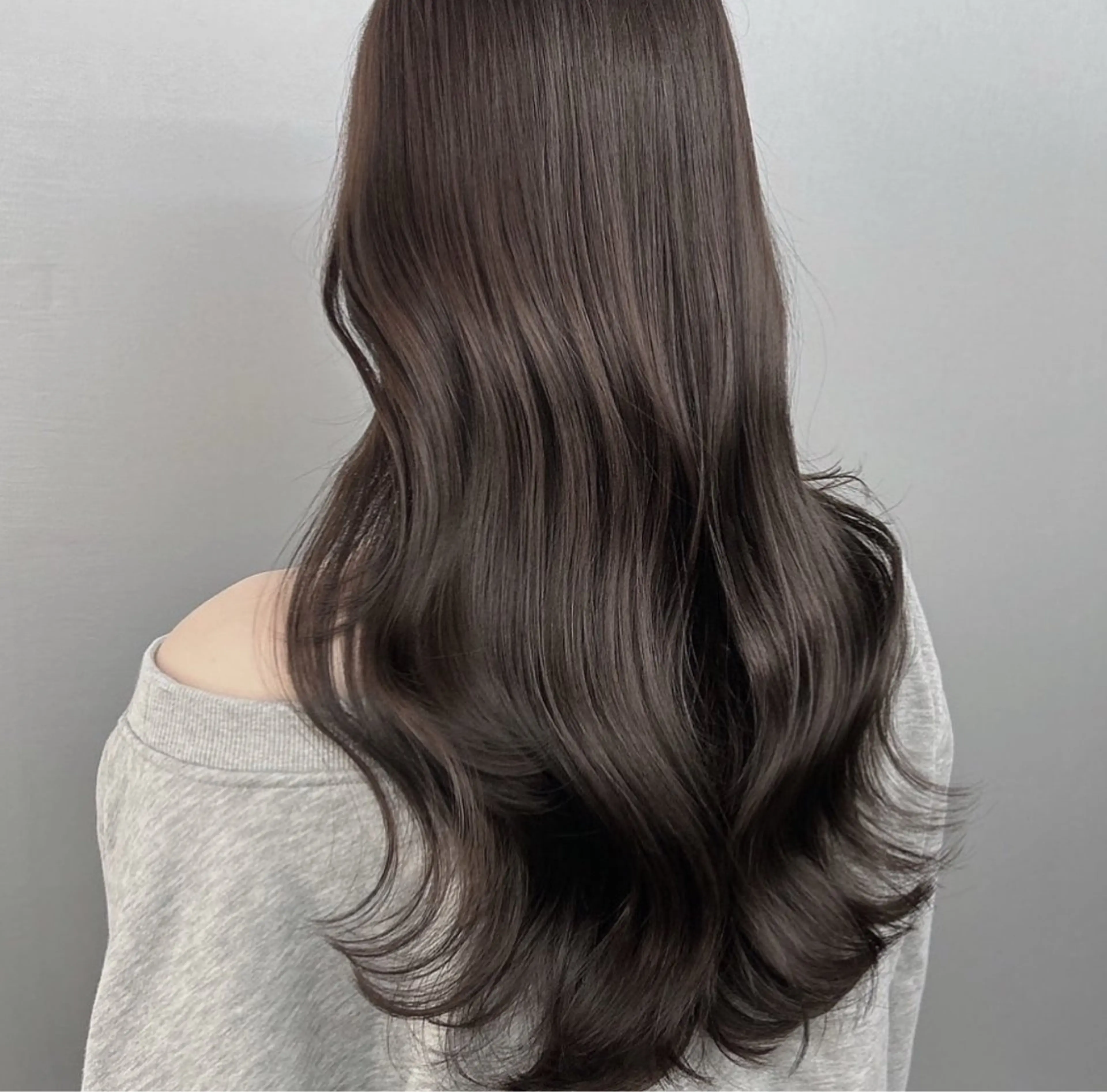 ロング カラー 透明感カラー グレージュ/あいのヘアスタイル