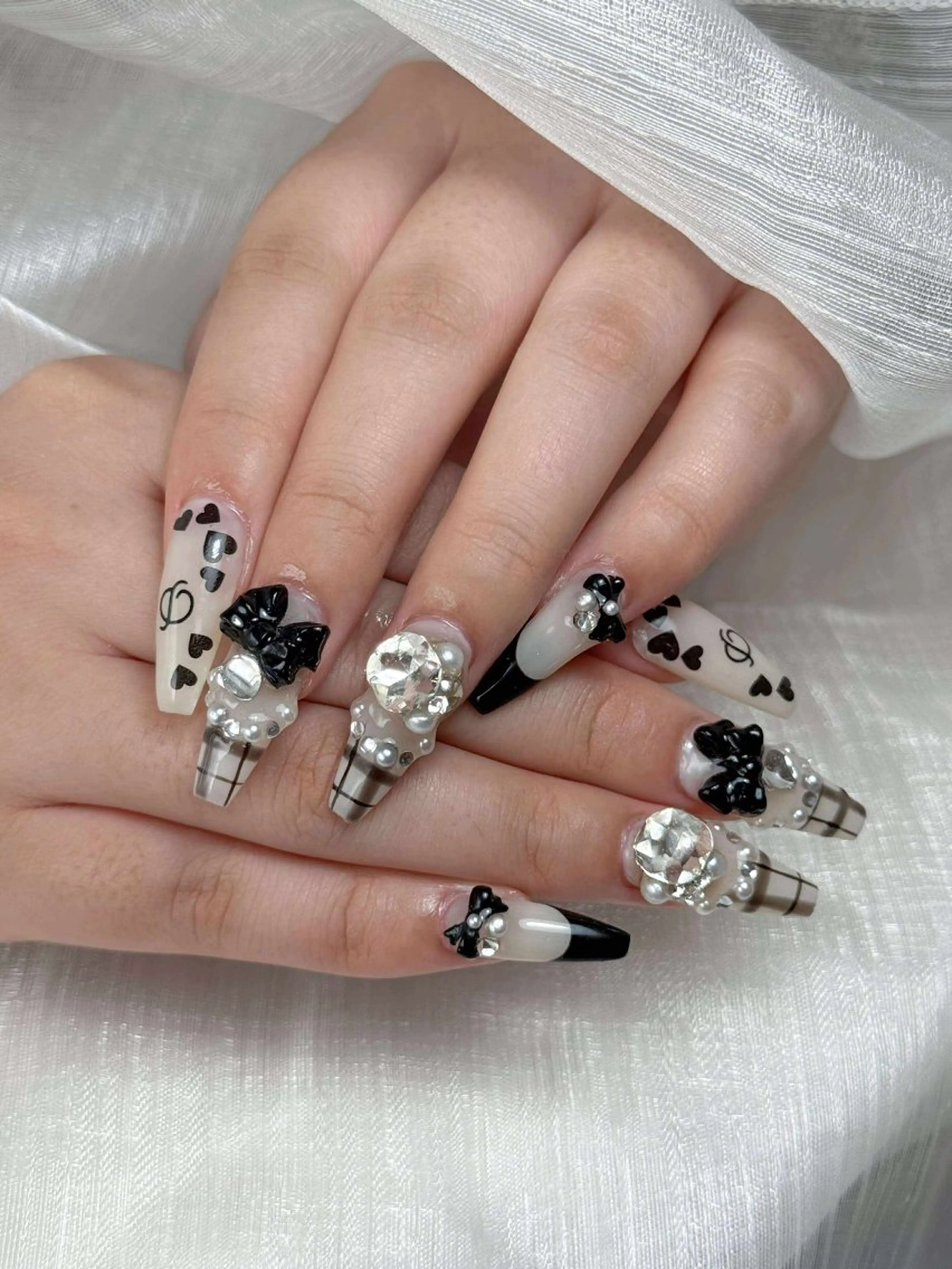 ネイル アートネイル 成人式 ジェルネイル ニュアンスネイル 夏ネイル ハンドネイル Nie Nail Shinokuboのネイルデザイン