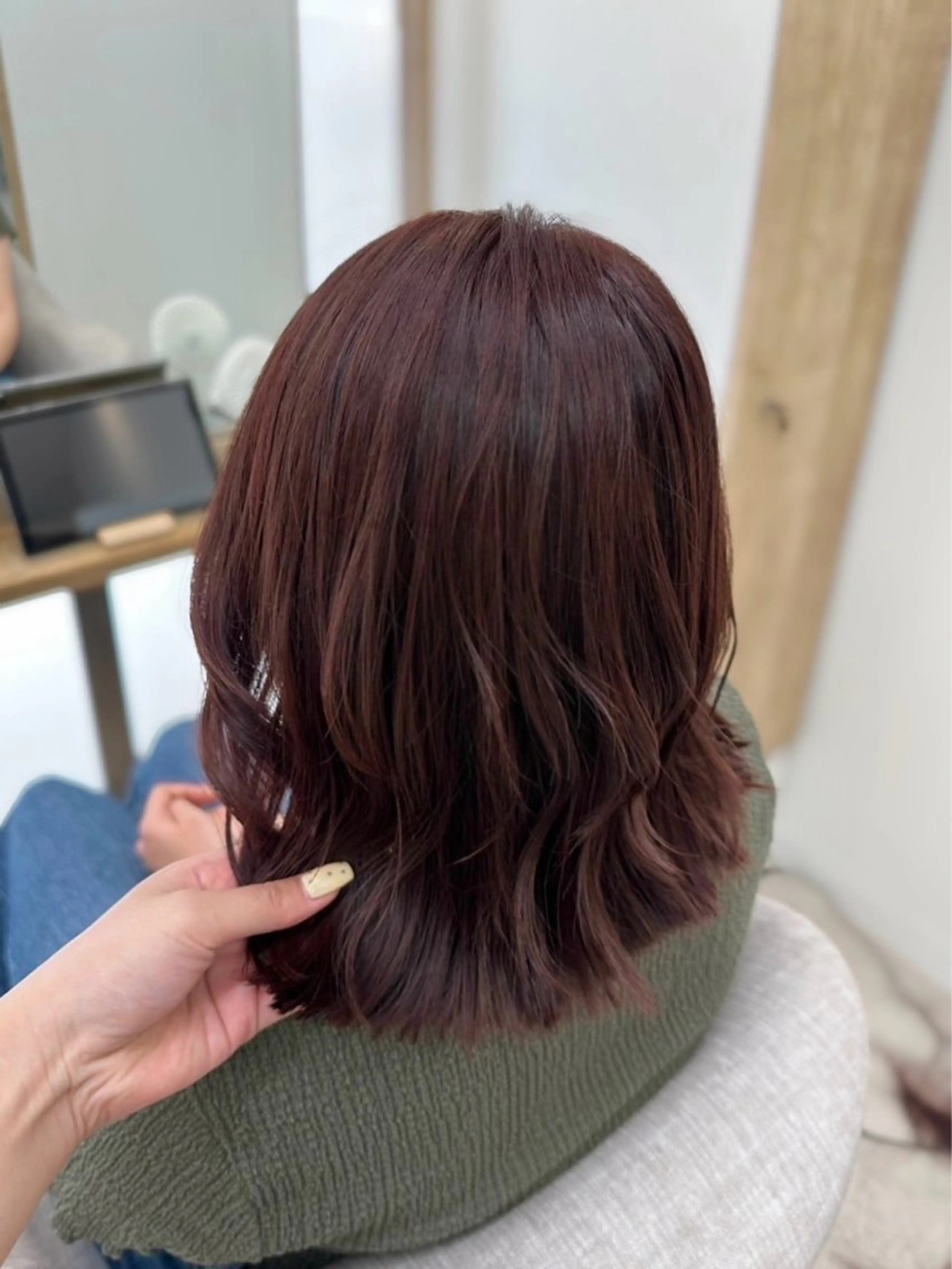 ミディアム Reina レイナのヘアスタイル