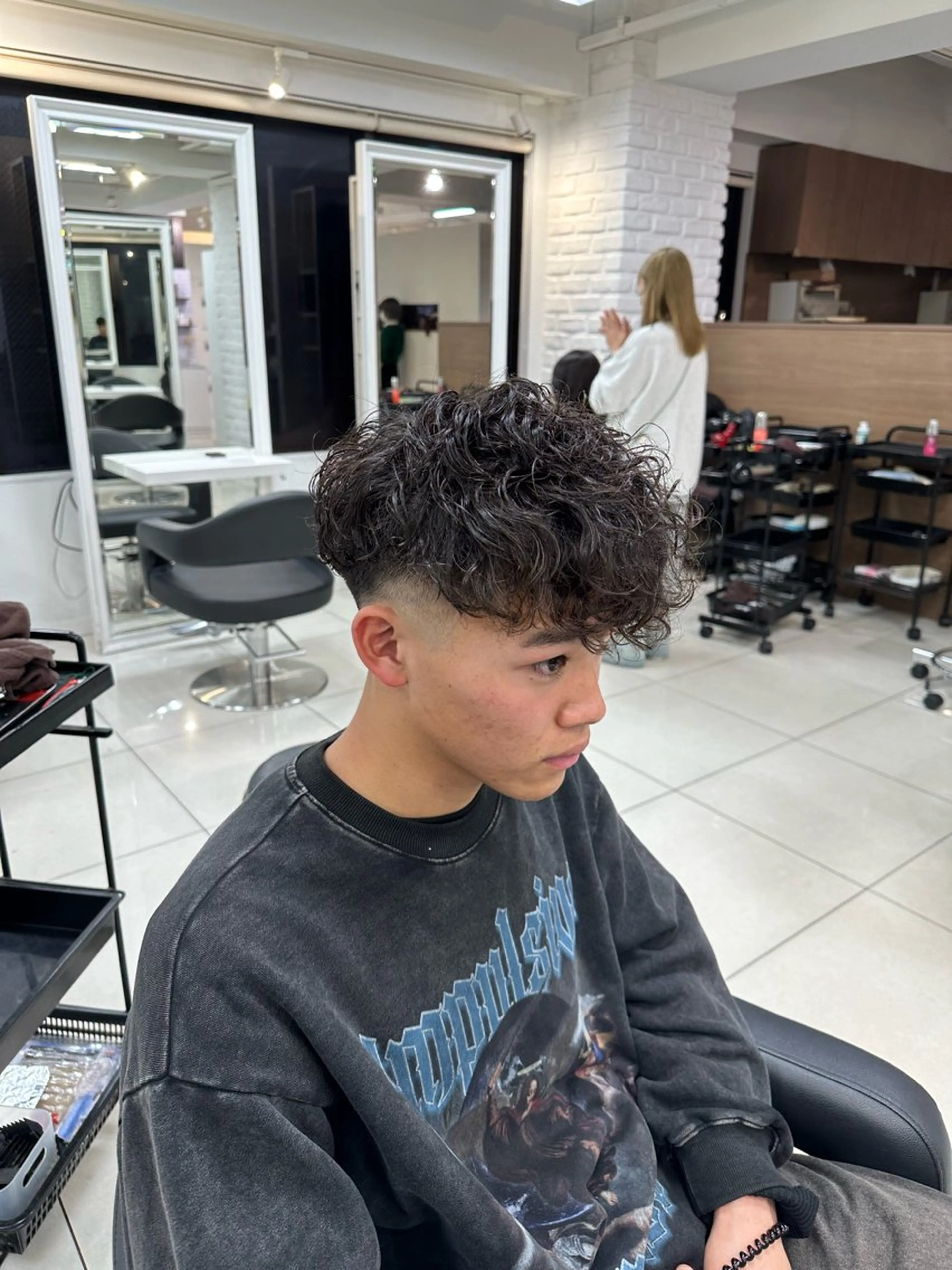ショート パーマ メンズ スペインカール 外国人風カラー カット パーマ トリートメント フェザーパーマ職人 🪶ryosukeのヘアスタイル