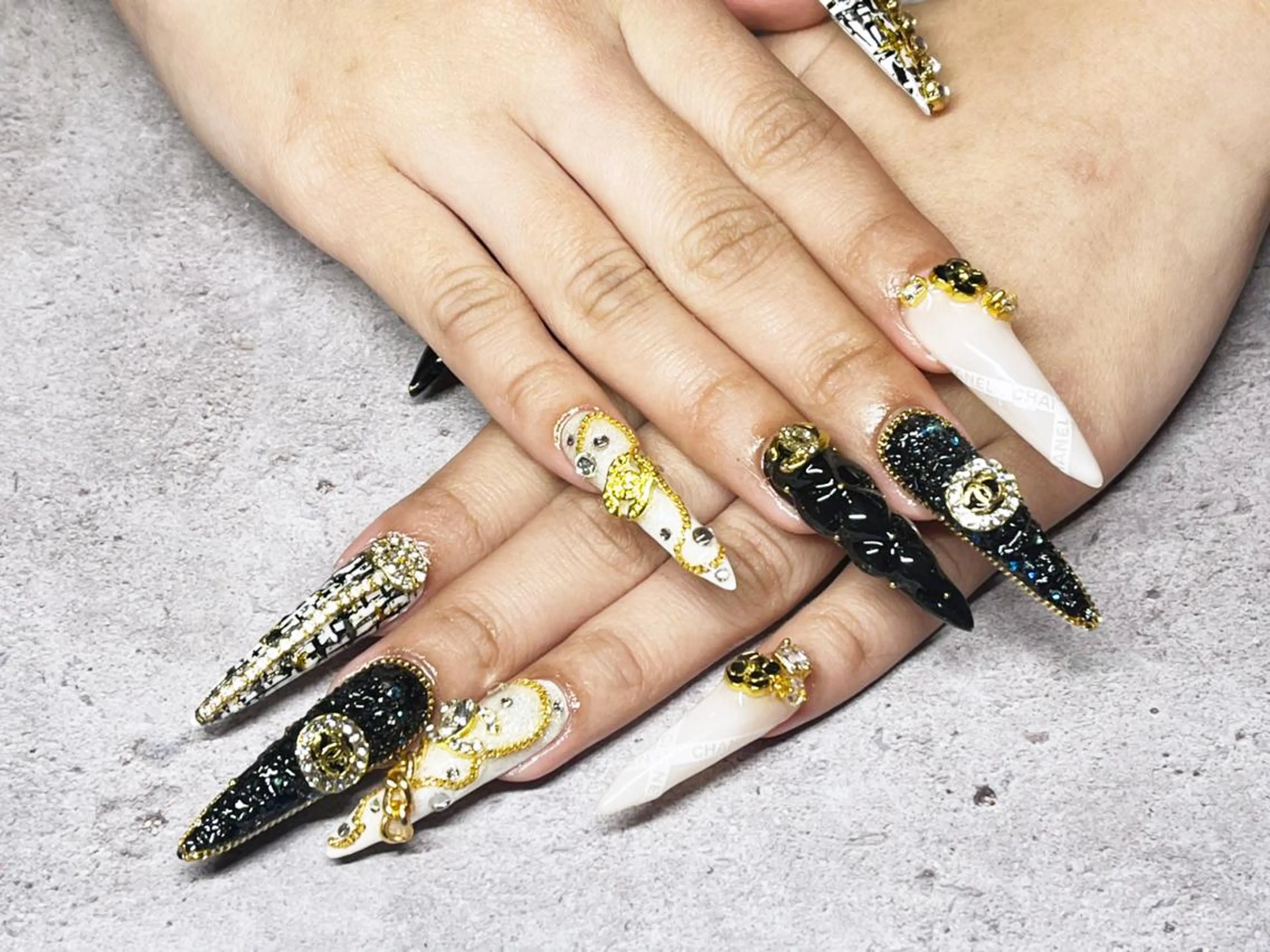 パーマ My+ Yukaのネイルデザイン