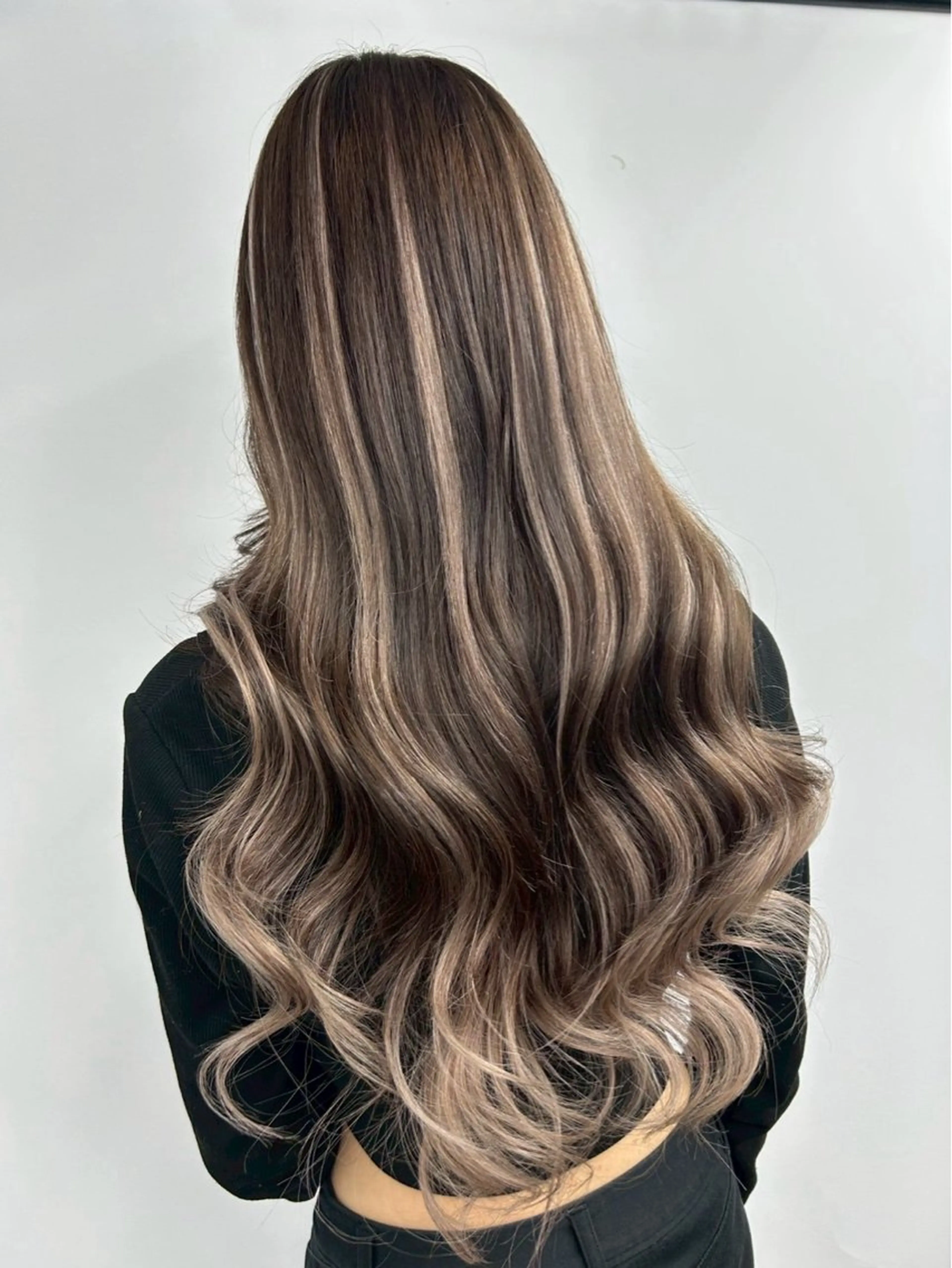 ロング カラー シールエクステ バレイヤージュ ハイライトカラー ハイトーンカラー エクステ カット ヘアカラー トリートメント エクステ ヘアセット alpha. カラーエクステ下妻のヘアスタイル