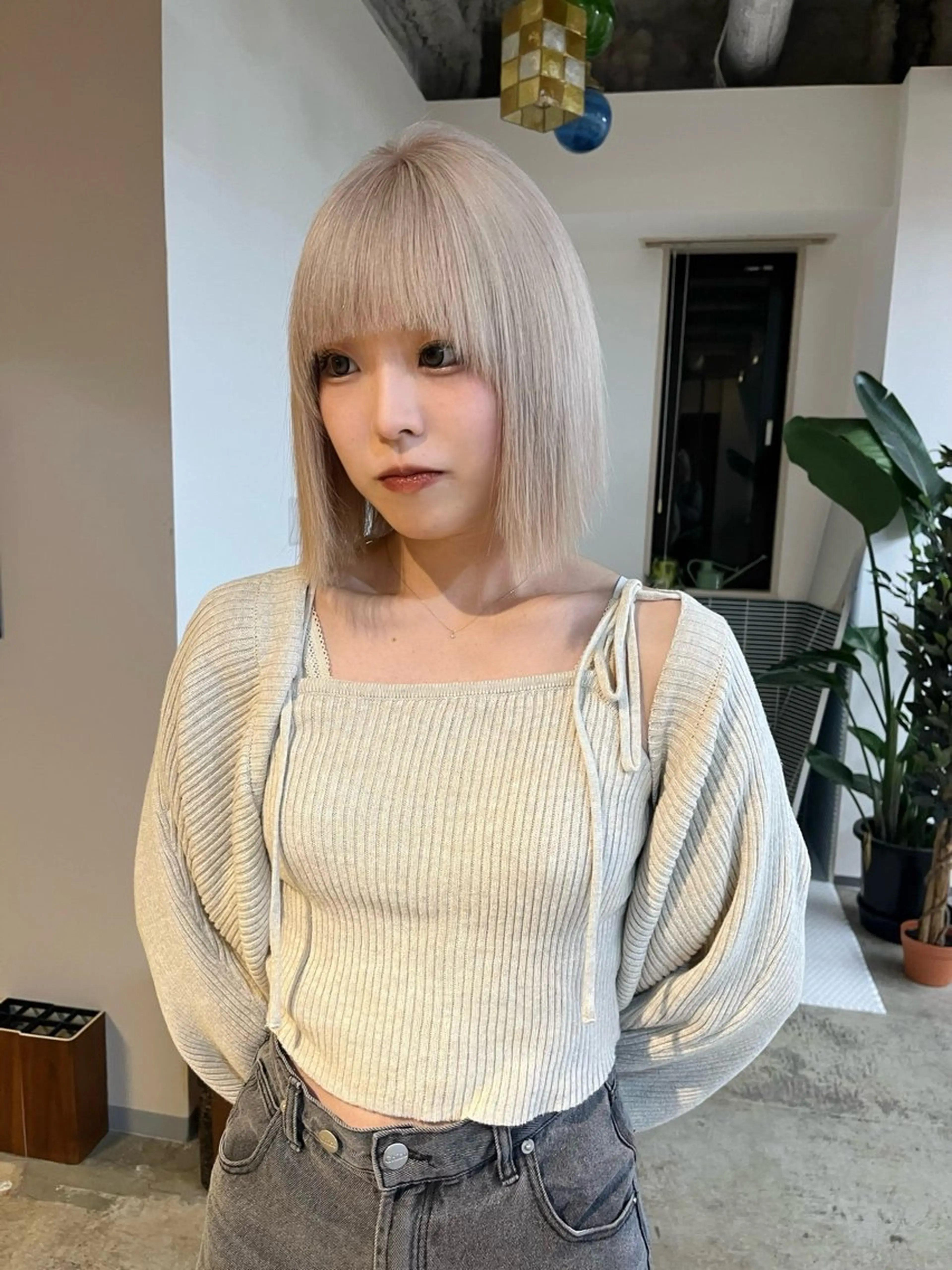 ミディアム カラー ベージュカラー ブリーチ ホワイトベージュ カット ヘアカラー トリートメント 🩷ハイトーン透明感 レイヤー🩷ユリカのヘアスタイル