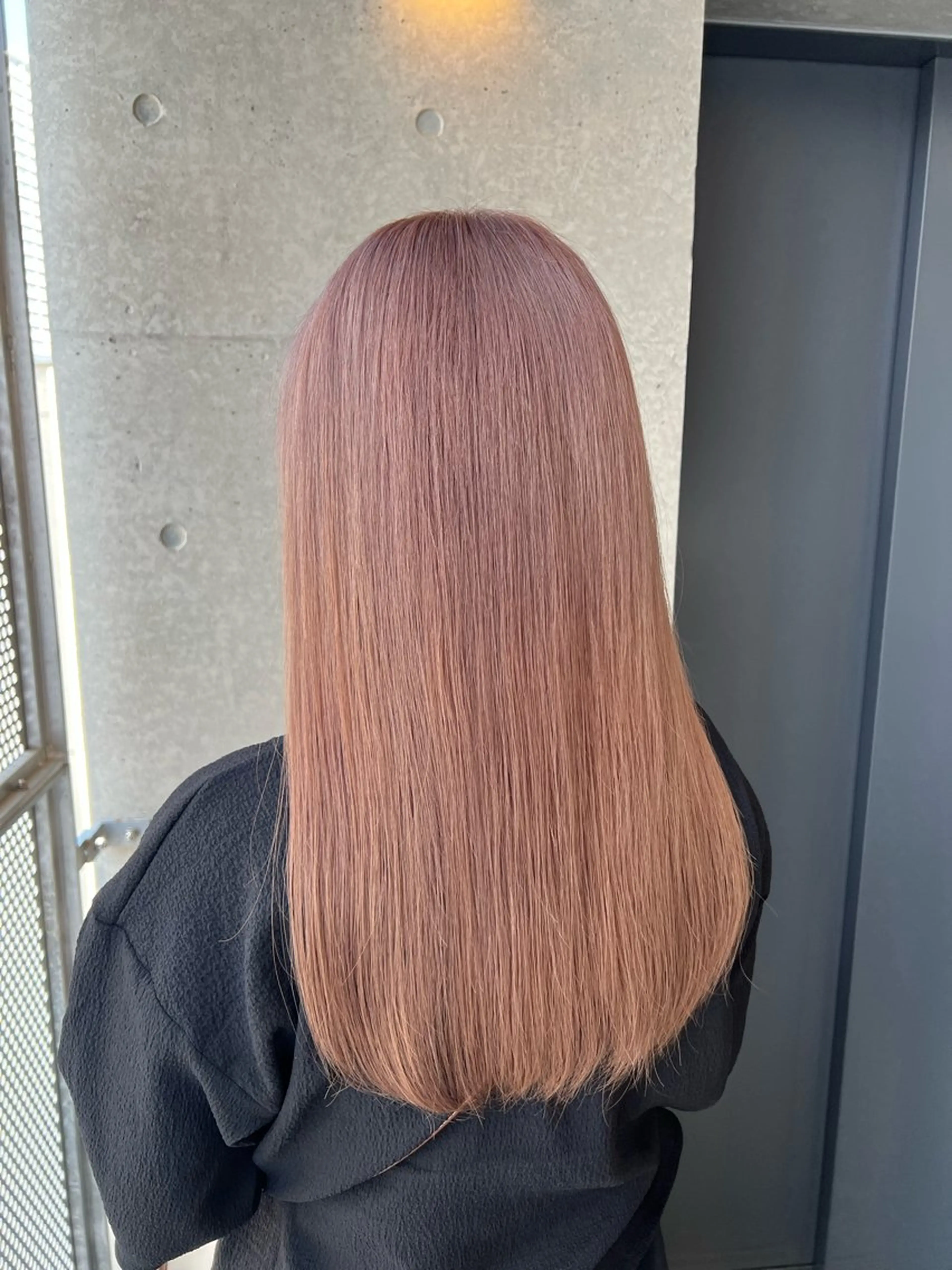 ロング カラー シールエクステ アディクシーカラー アッシュ バレイヤージュ ミストバング ヘアカラー ＤＥＳＴ所属・吉野 瑳桜のヘアスタイル