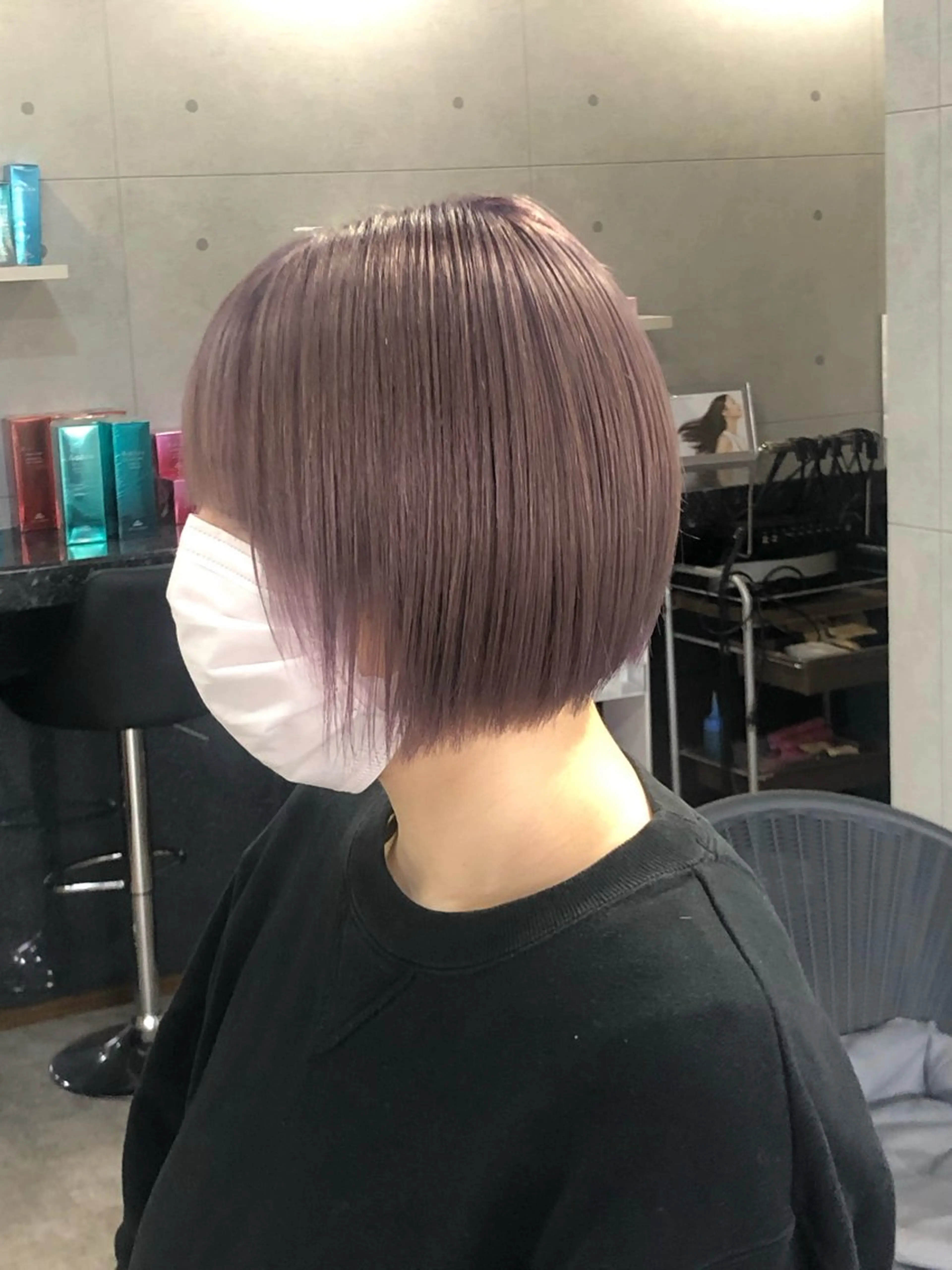 ミディアム ボブ くびれヘア くせ毛 切りっぱなしロブ 小顔カット カット ヘアカラー REVE所属・REVE 【外国人風カラー】のヘアスタイル