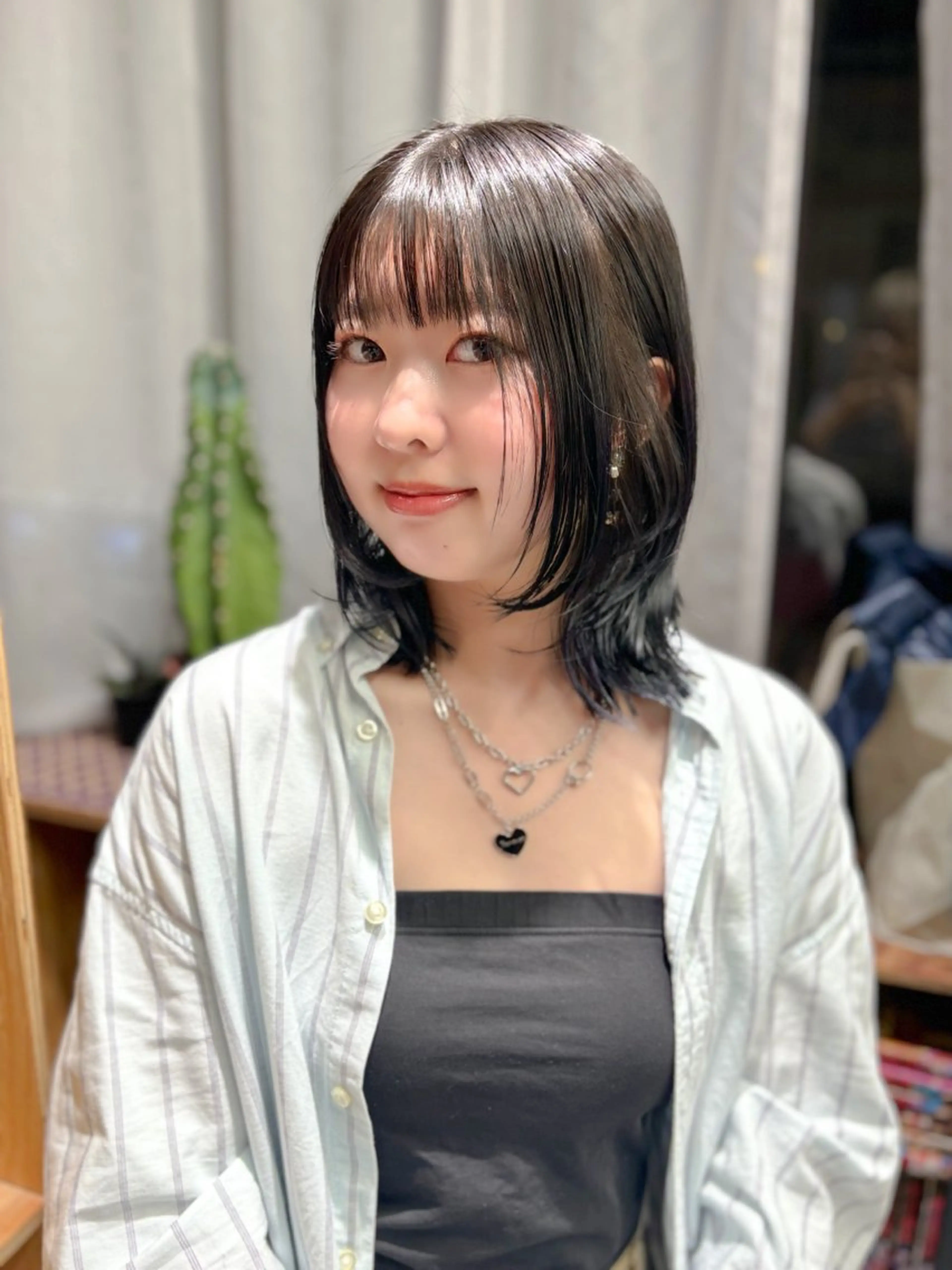 セミロング ume所属・LILi リリのヘアスタイル