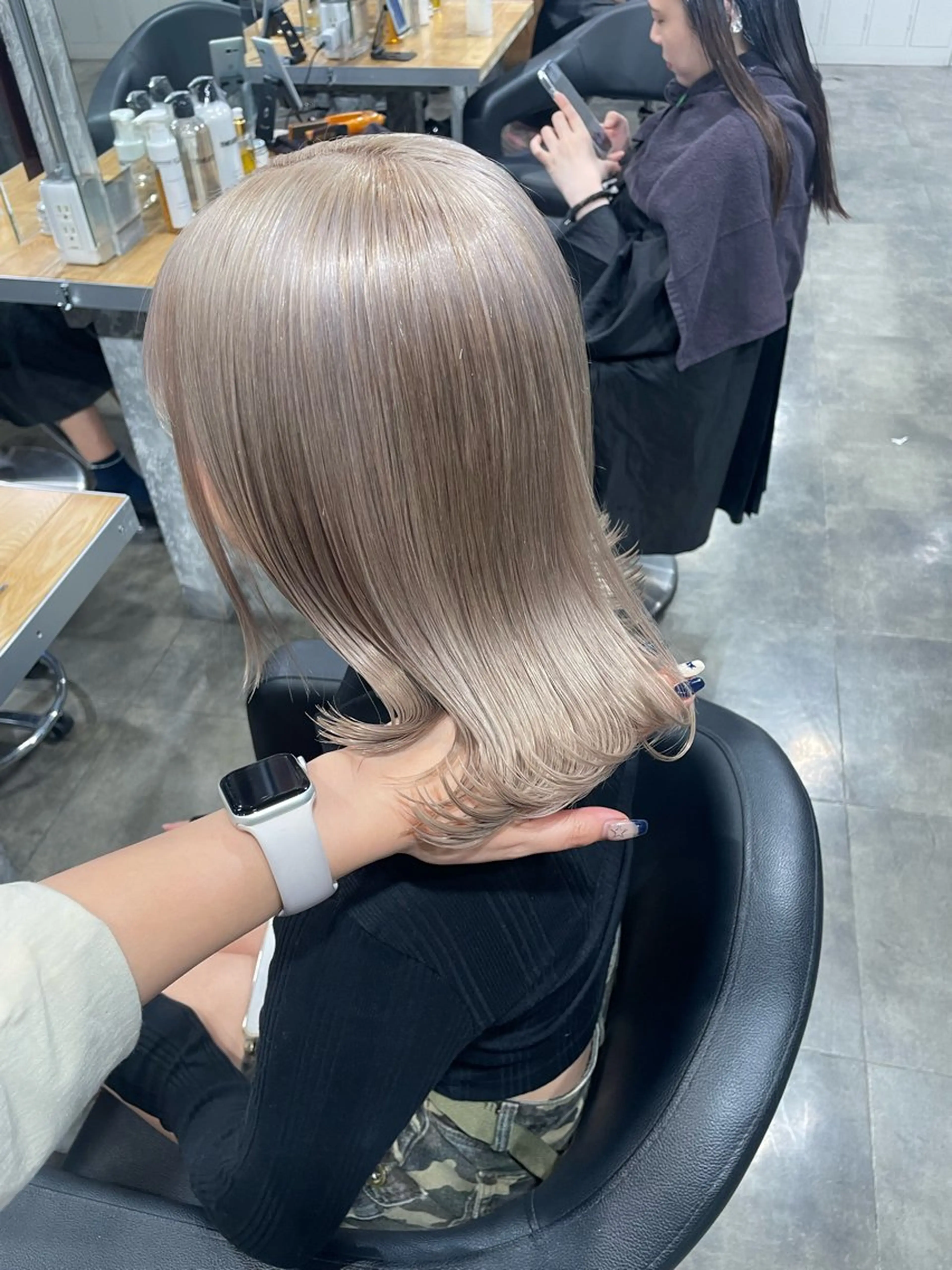 ミディアム ヘアカラー ハイトーンブロンド 横浜💞ミオのヘアスタイル