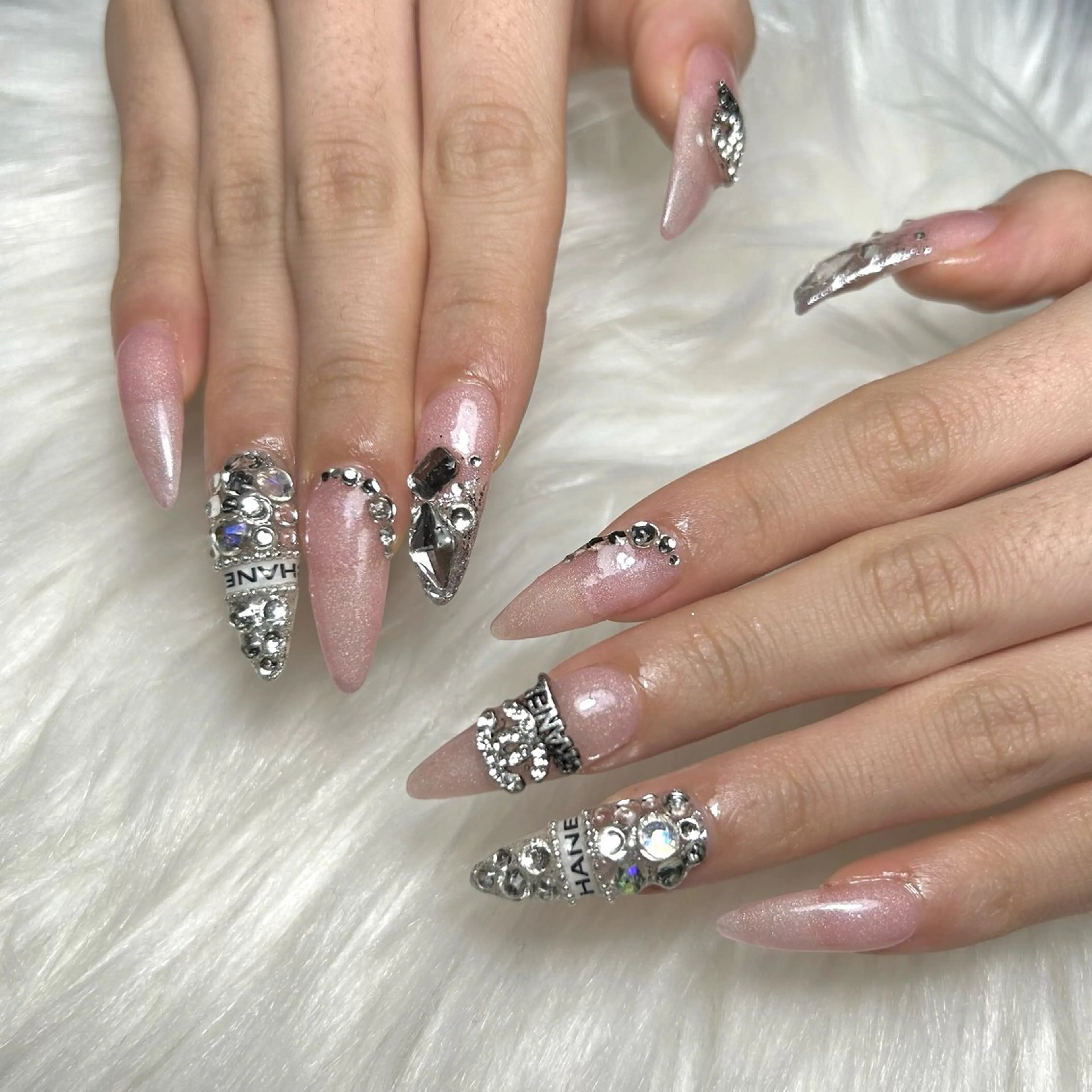 ネイル ストーンネイル ハンドネイル moumou nailのネイルデザイン