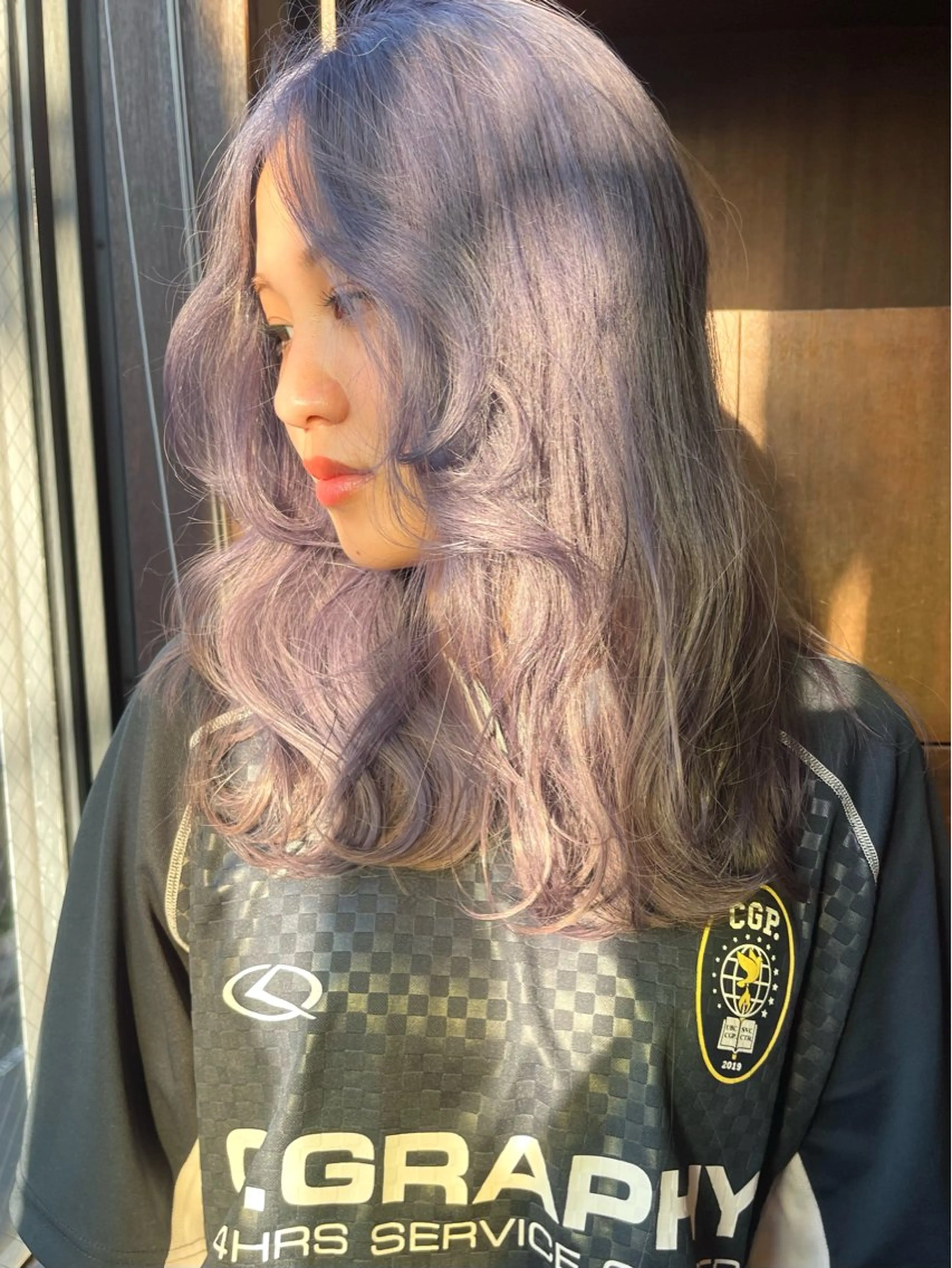 セミロング カラー ラベンダーカラー ラベンダーグレー カット ヘアカラー トリートメント 髪質改善ｶﾗｰ ｹｱﾌﾞﾘｰﾁ/ﾀﾑのヘアスタイル