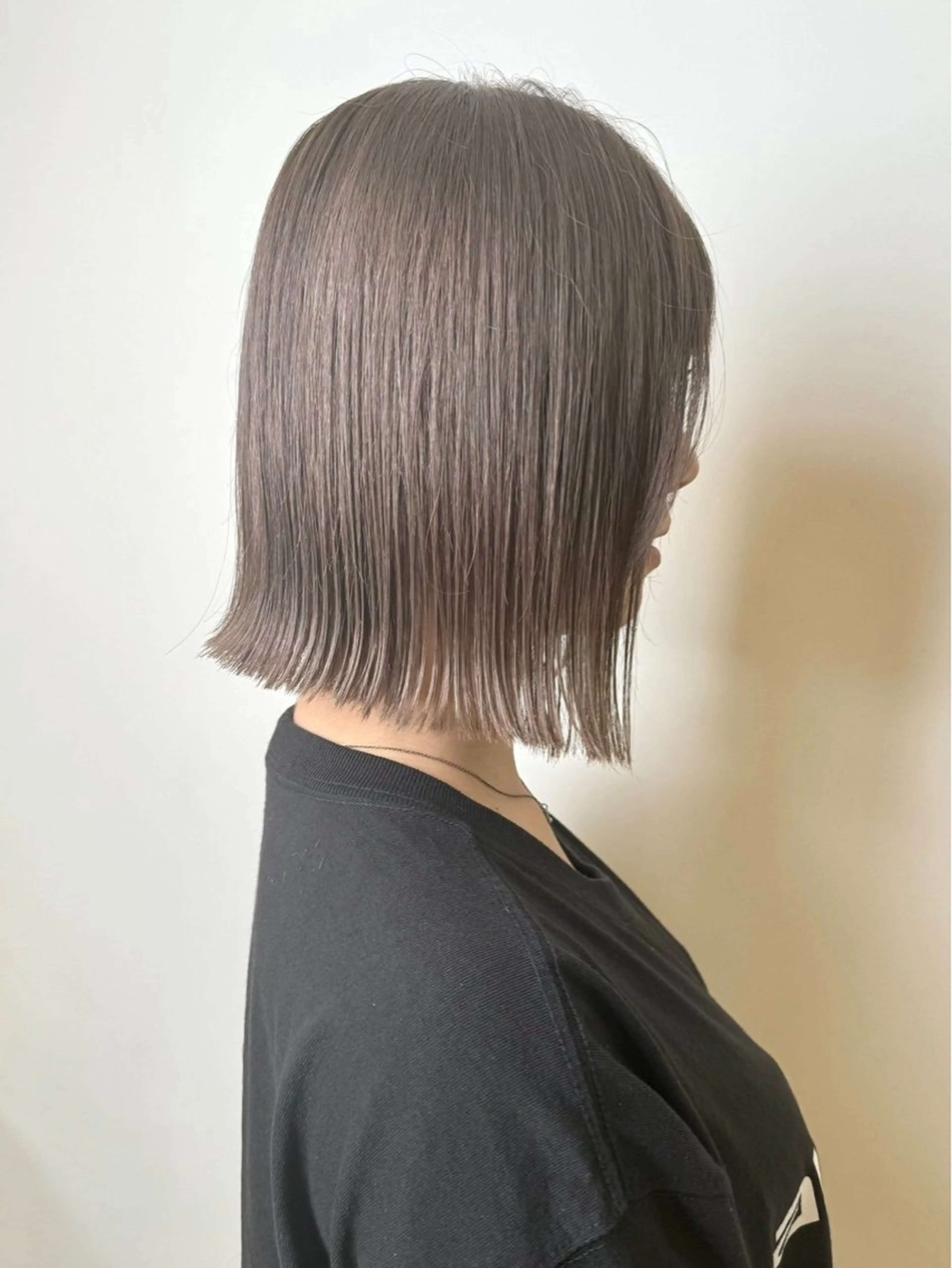 ショート カラー ブリーチ 透明感カラー 森山 遥葵のヘアスタイル