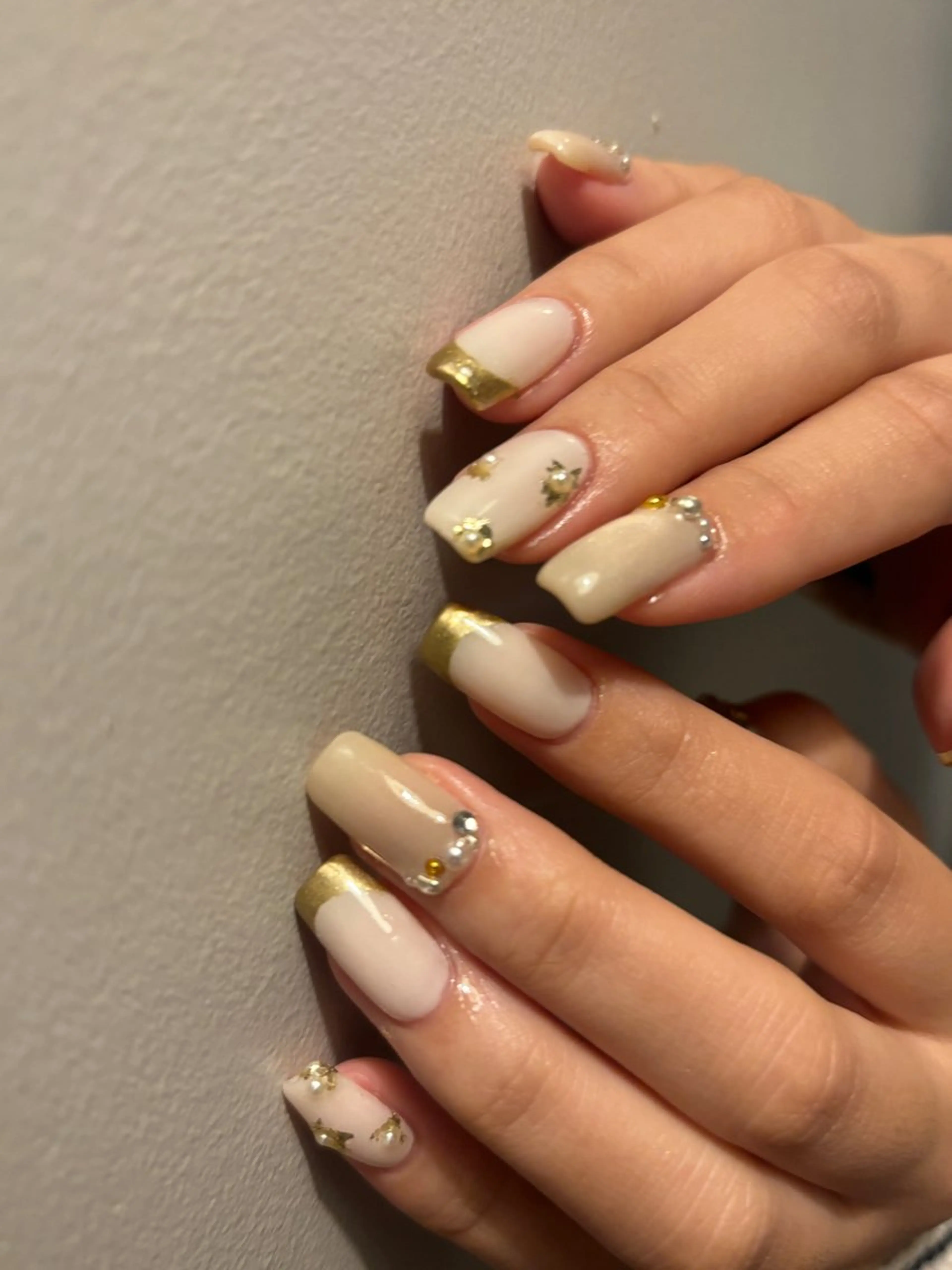 ネイル シンプルネイル ストーンネイル ハンドネイル sister  mohawk所属・chika ／ nailのネイルデザイン