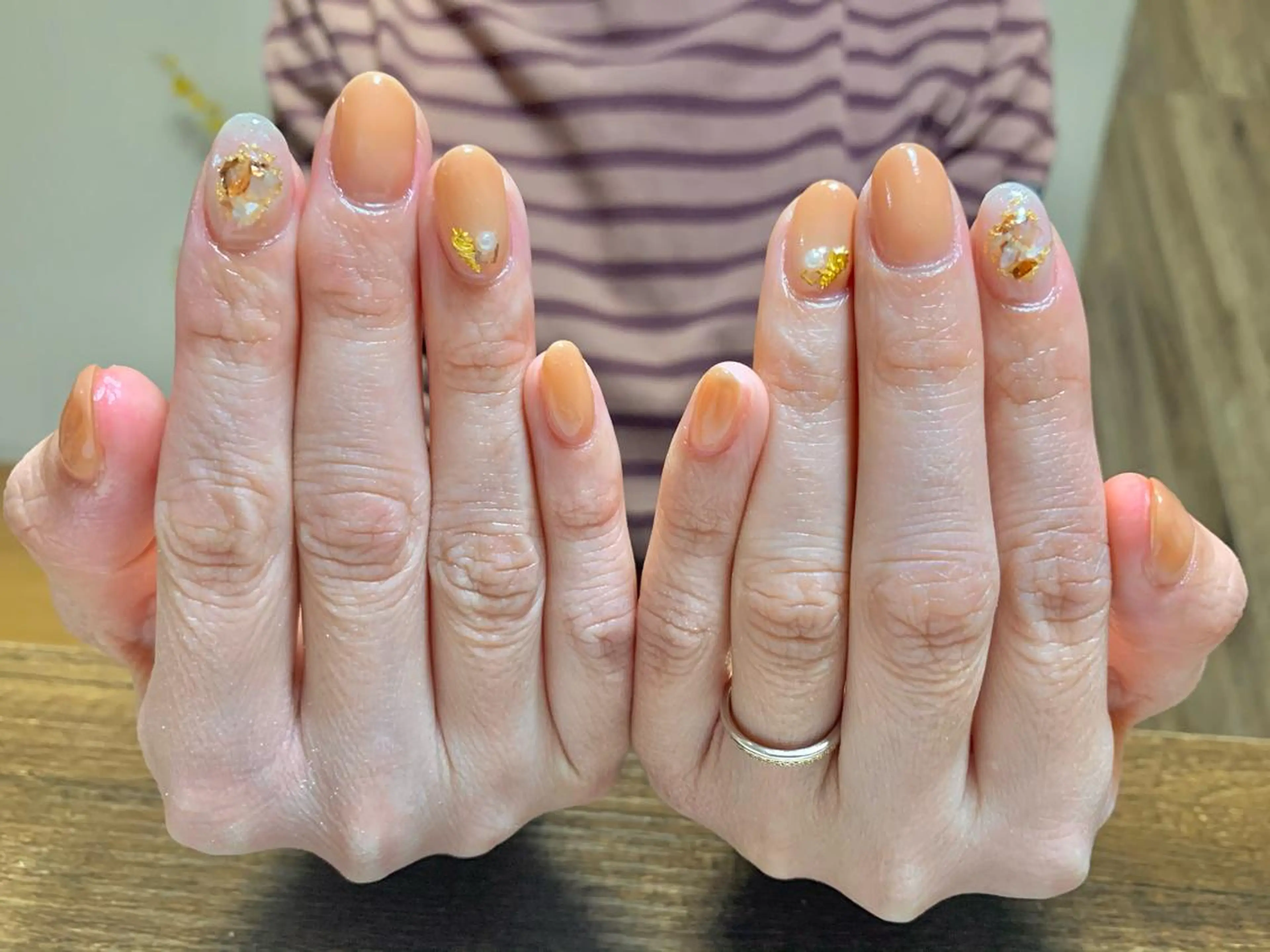 ネイル ラメ(グリッター) ハンドネイル ハンドケア うる艶♡透明感ネイル Rirashiaのネイルデザイン