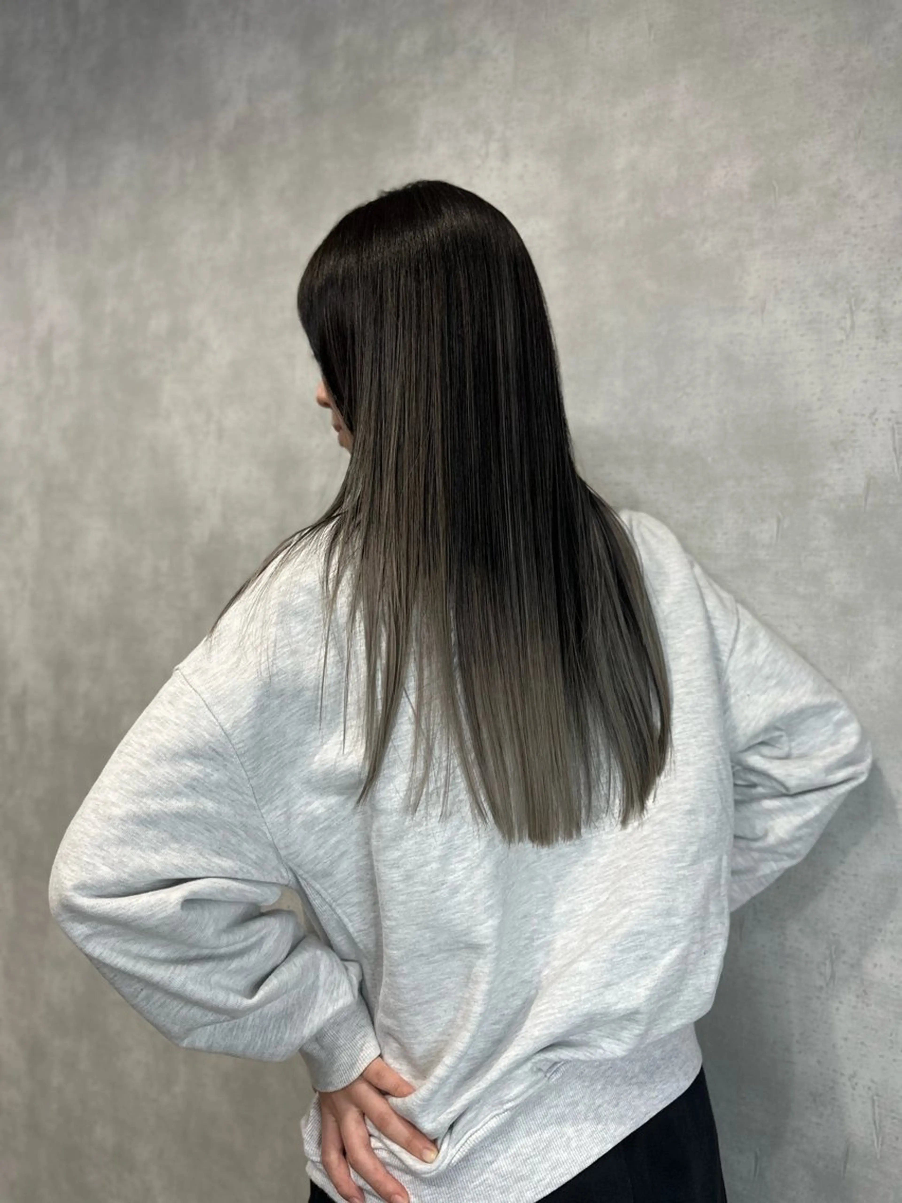 ロング カラー バレイヤージュ レイヤーカット 黒崎 懸のヘアスタイル