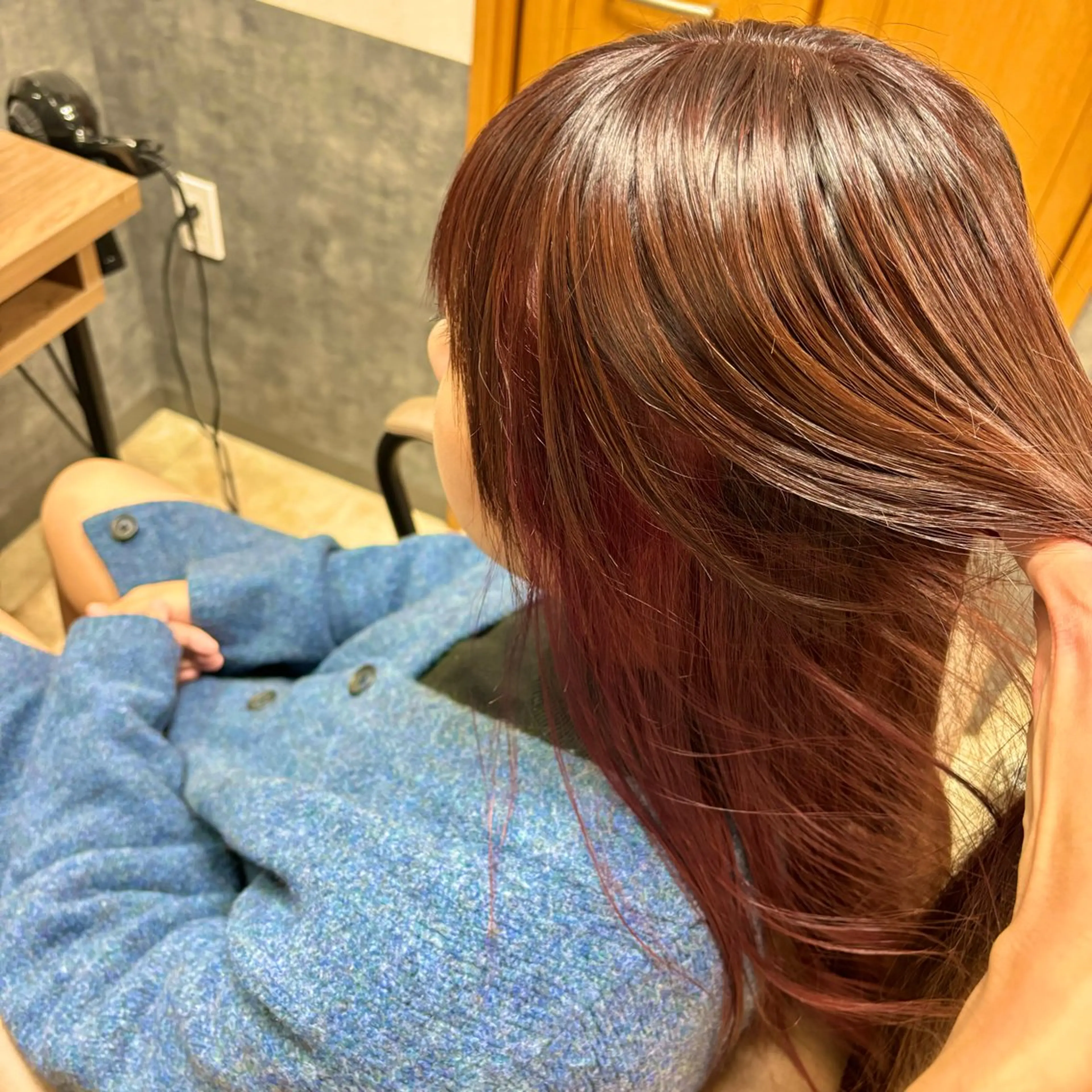 ロング カラー ブリーチ ブラウンカラー インナーカラー ピンクカラー ピンクブラウン 竹内 滉太のヘアスタイル