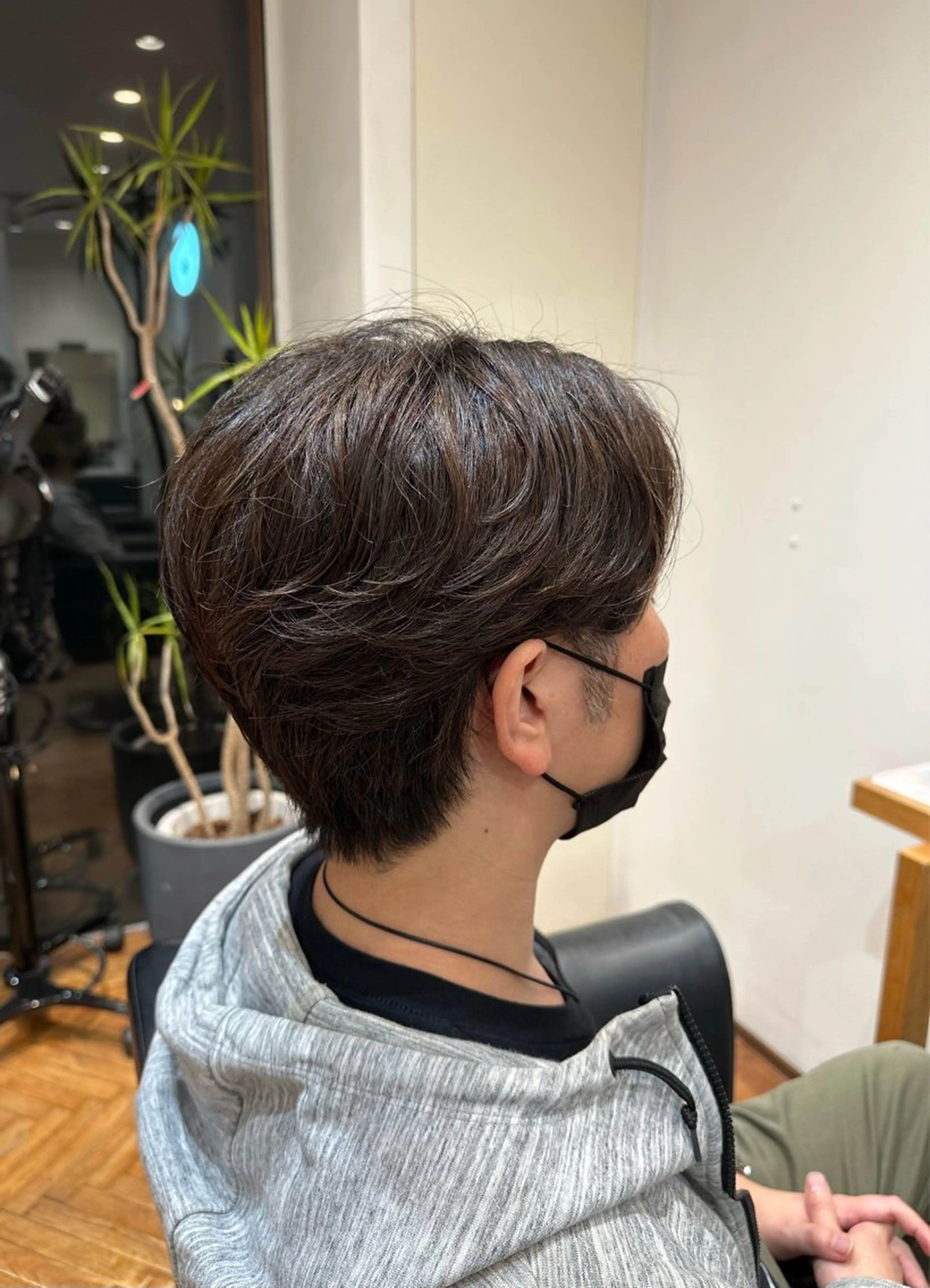 ショート パーマ メンズ センターパート メンズパーマ ニュアンスパーマ カット パーマ 鈴木 優斗のヘアスタイル