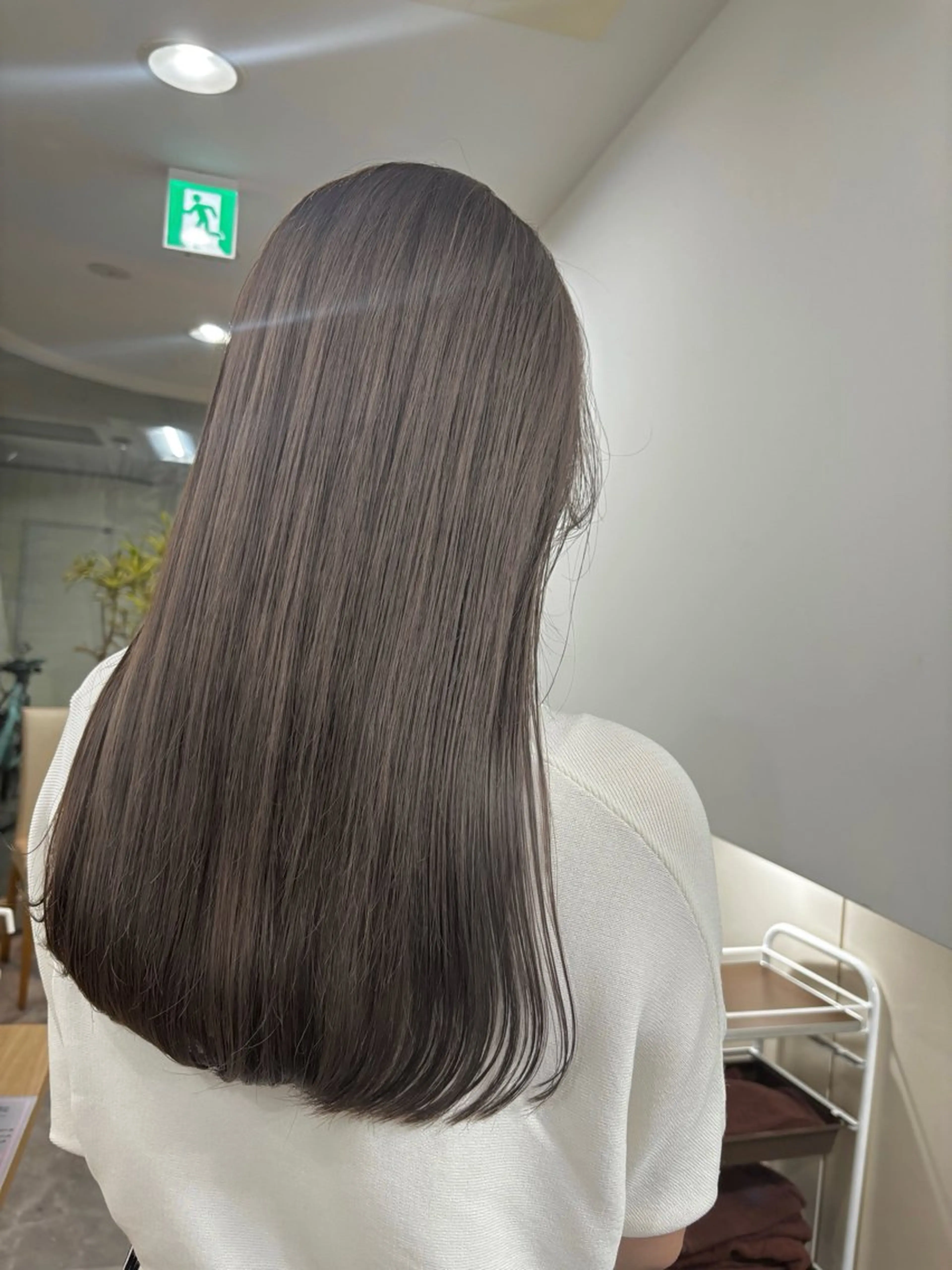 ミディアム カラー カット ヘアカラー トリートメント hoNua. 栄/透明感カラーのヘアスタイル