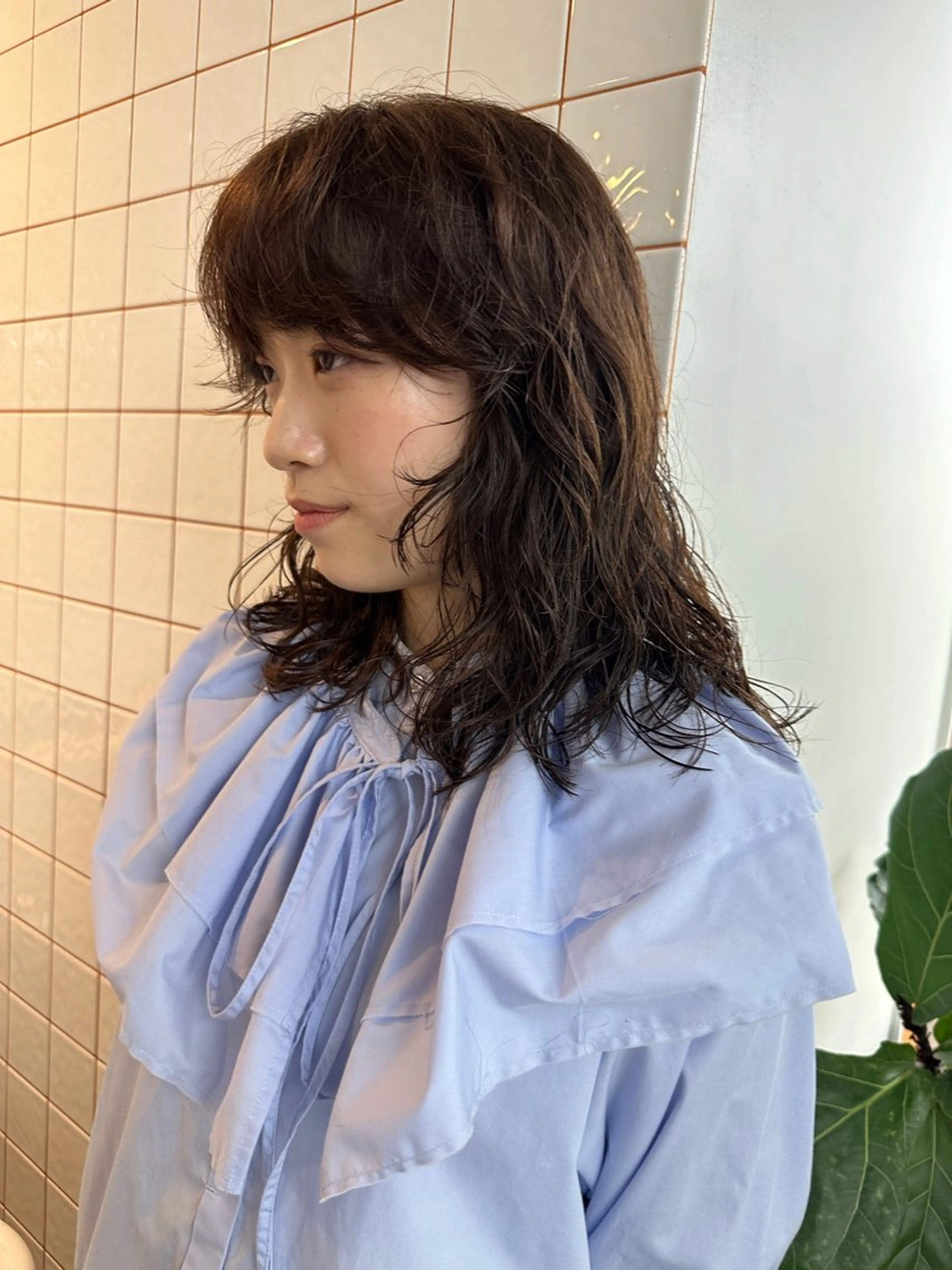 ミディアム カラー パーマ ミディアムパーマ カット ヘアカラー パーマ ボブ/レイヤー/ケア パーマ/透明感カラーのヘアスタイル