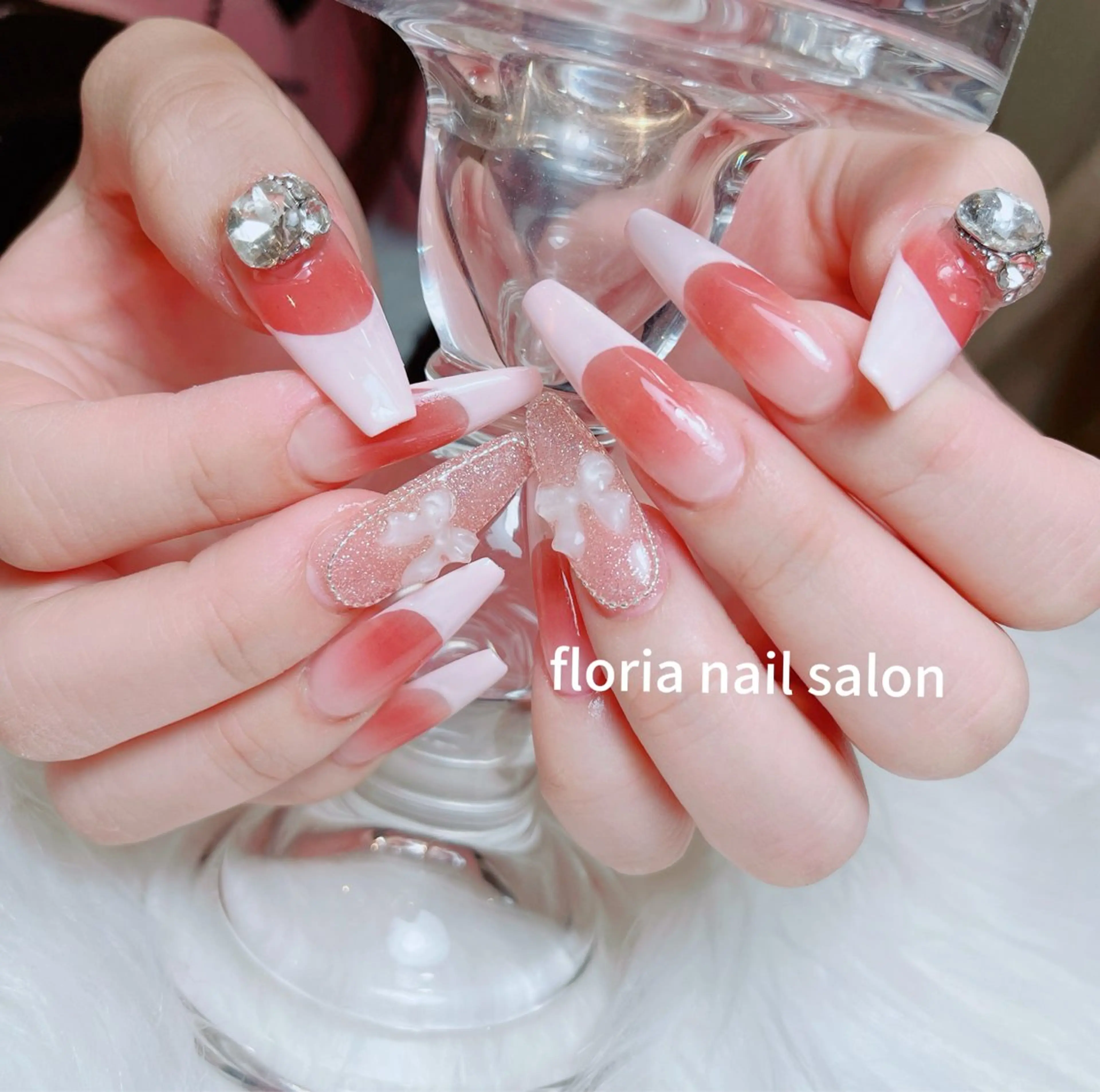 ネイル アートネイル オーロラネイル ドット ジェルネイル ガーリー ハンドネイル Floria nail salonのネイルデザイン