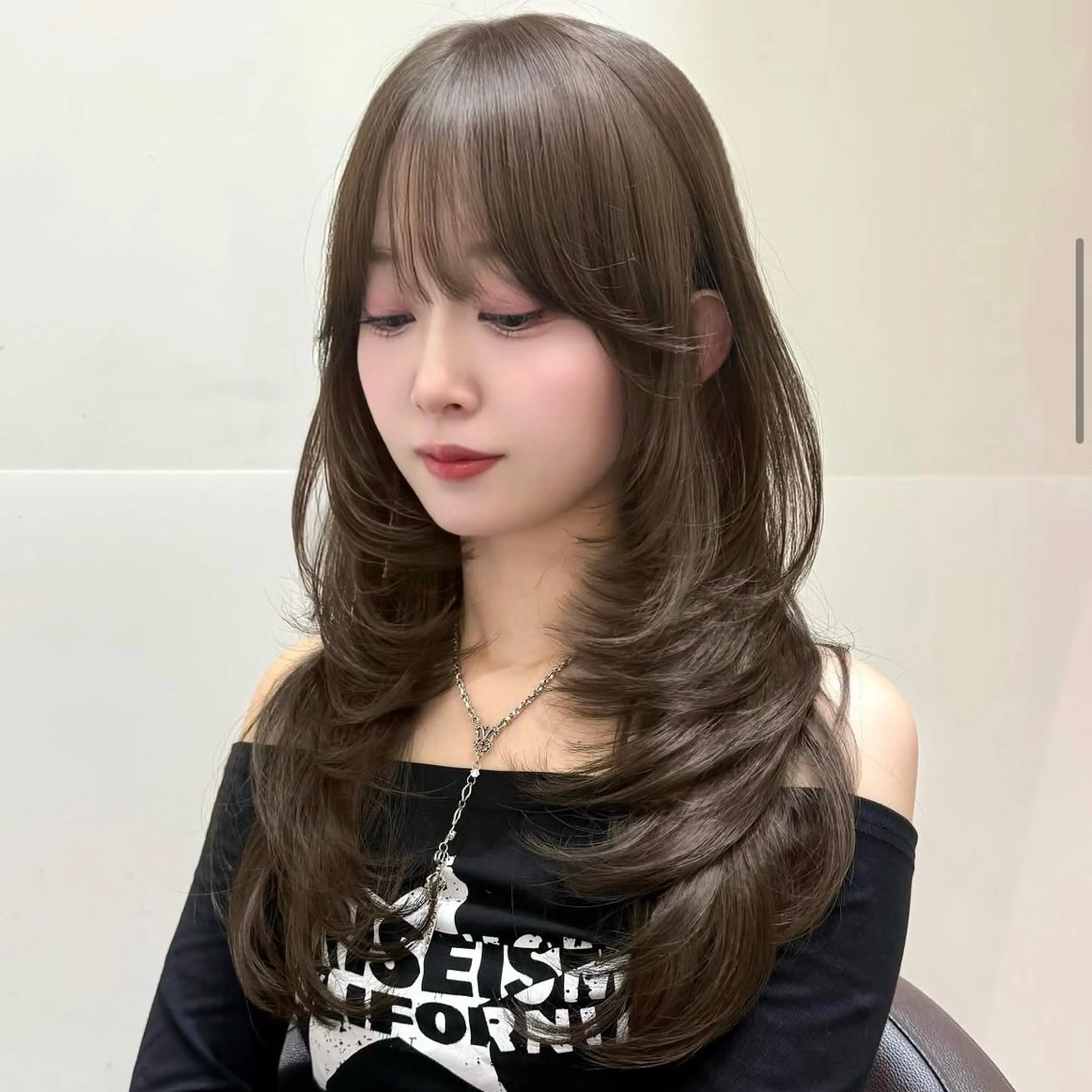 ロング カラー ブリーチ ケアカラー オリーブグレー レイヤーカット カット ヘアカラー トリートメント モテ韓国ヘア/ レイヤー🤍RIKAのヘアスタイル