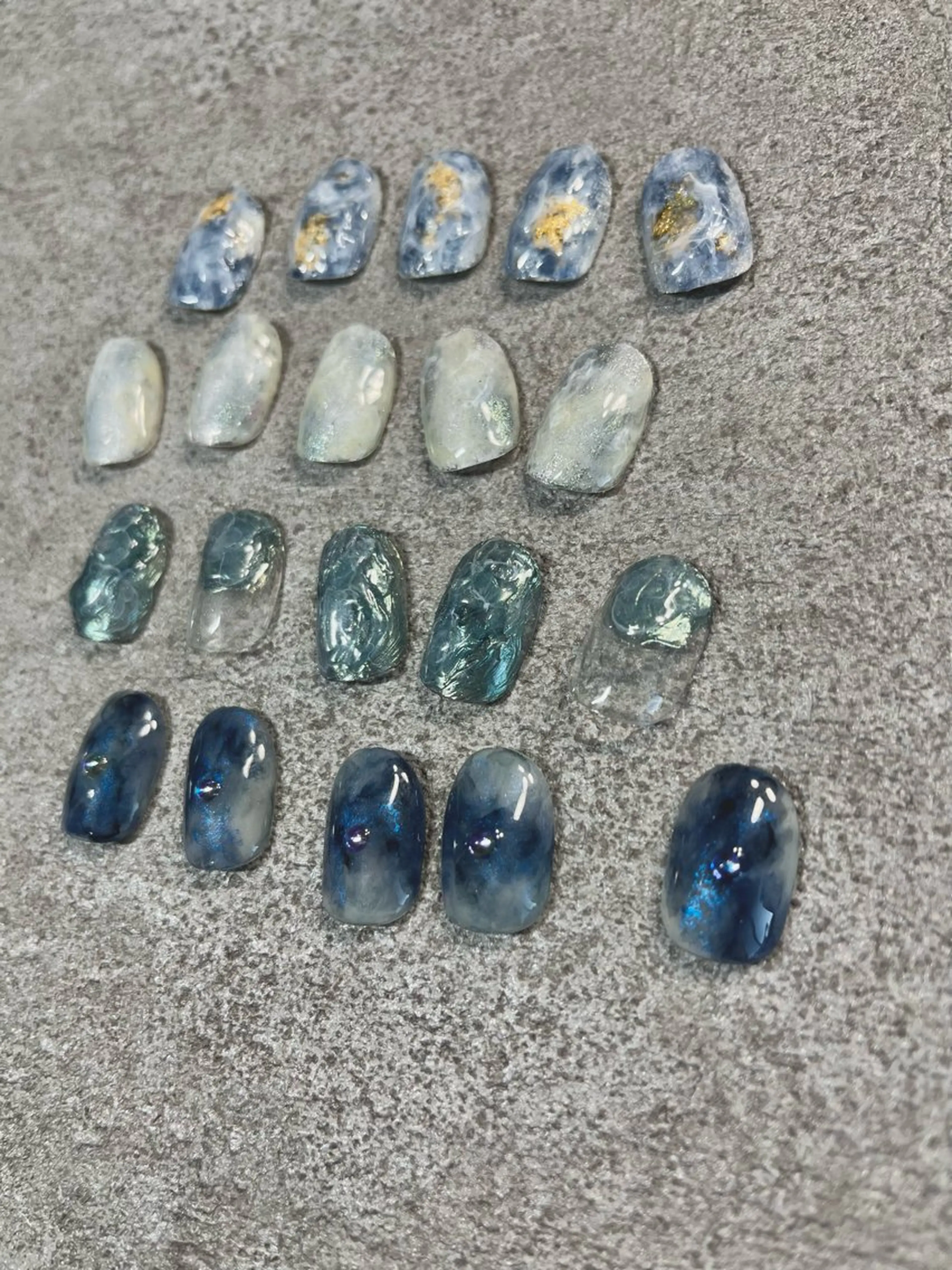 ネイル ブルー ニュアンスネイル ハンドネイル nailsalon ASUNALO所属・ASUNALO えりかのネイルデザイン