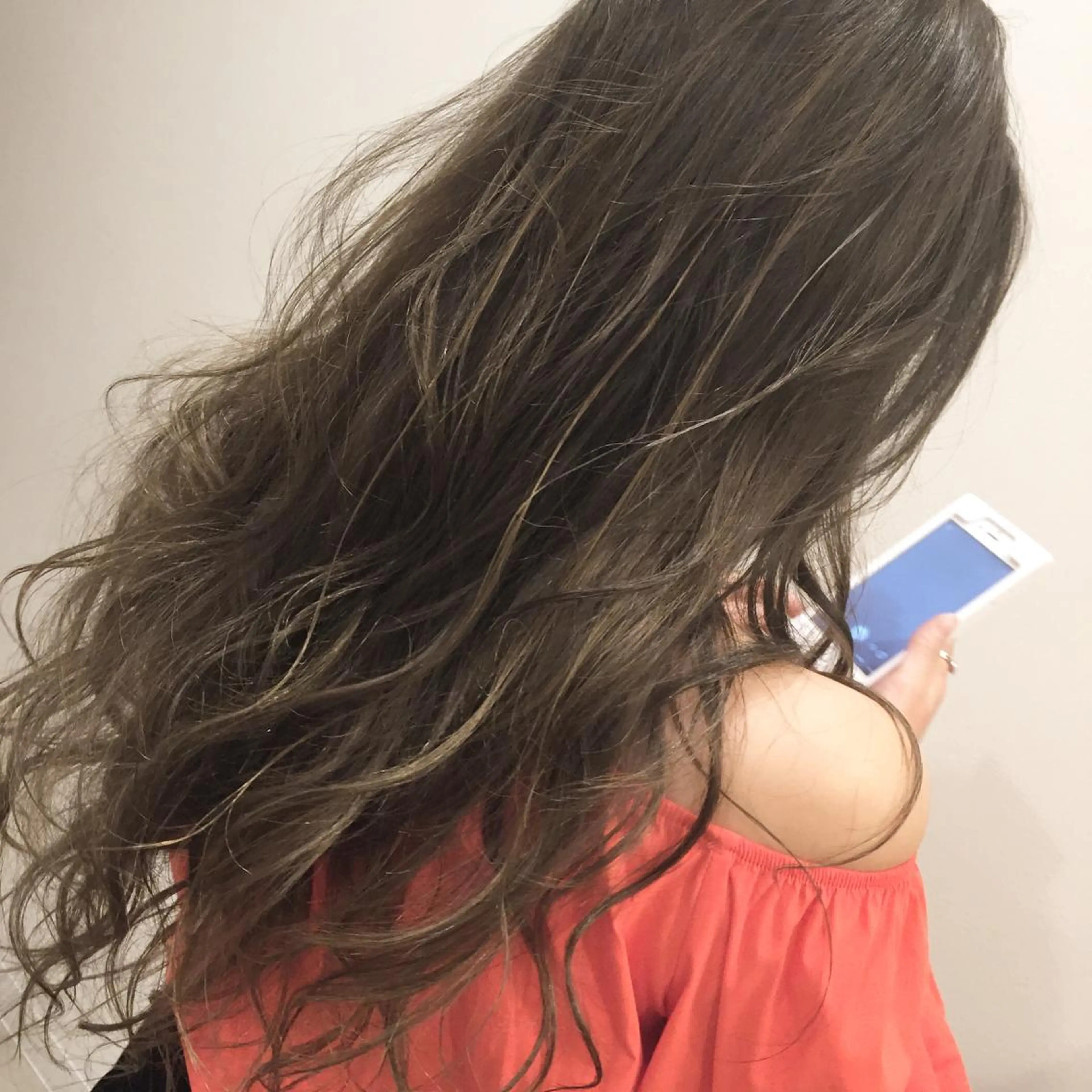 ロング カラー パーマ ヘアアレンジ marshu  梅田店所属・髪質改善 透明感×韓国風のヘアスタイル