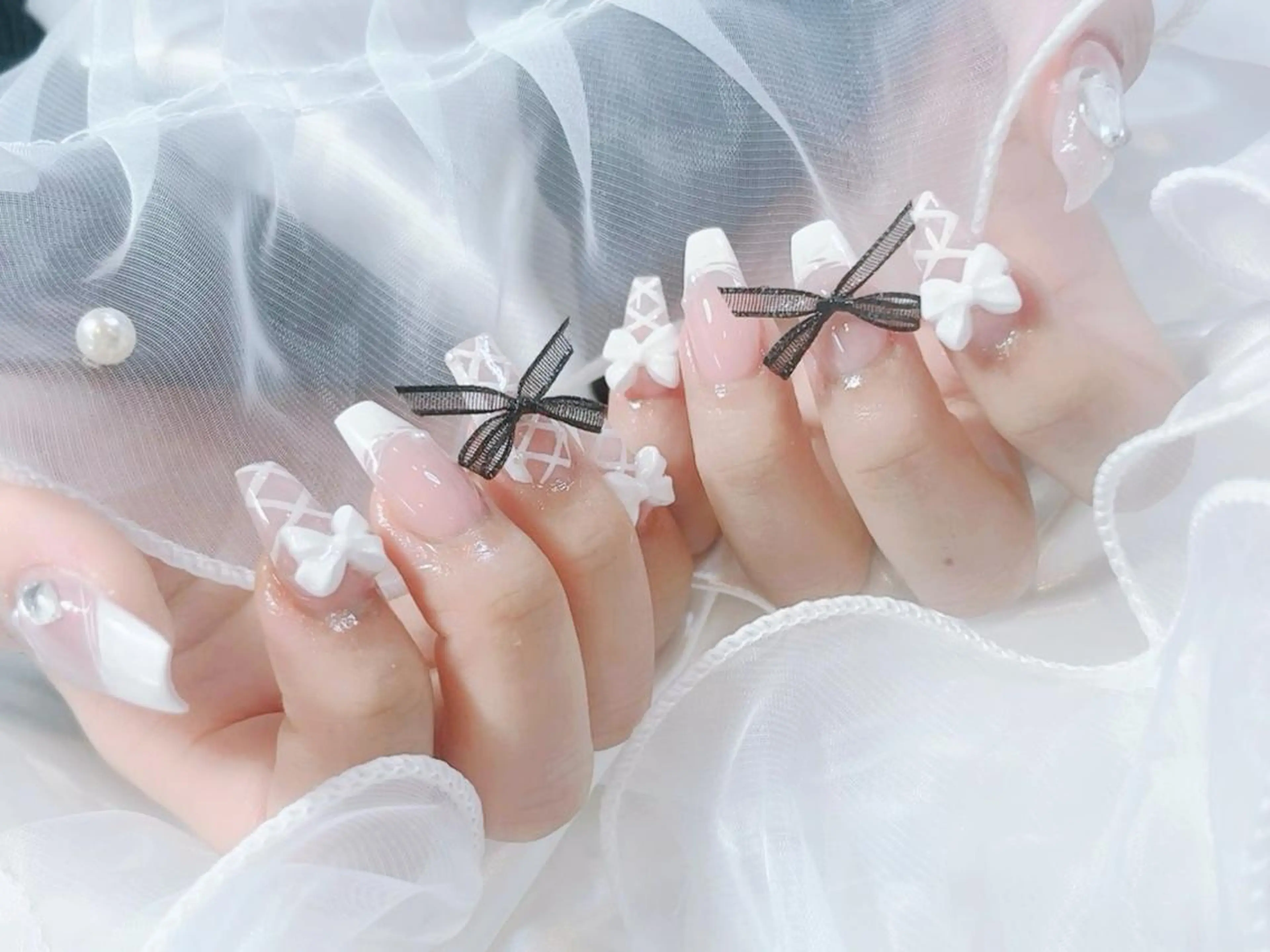 ネイル ワンホンネイル 🤍POP可愛い🧸 Menailのネイルデザイン