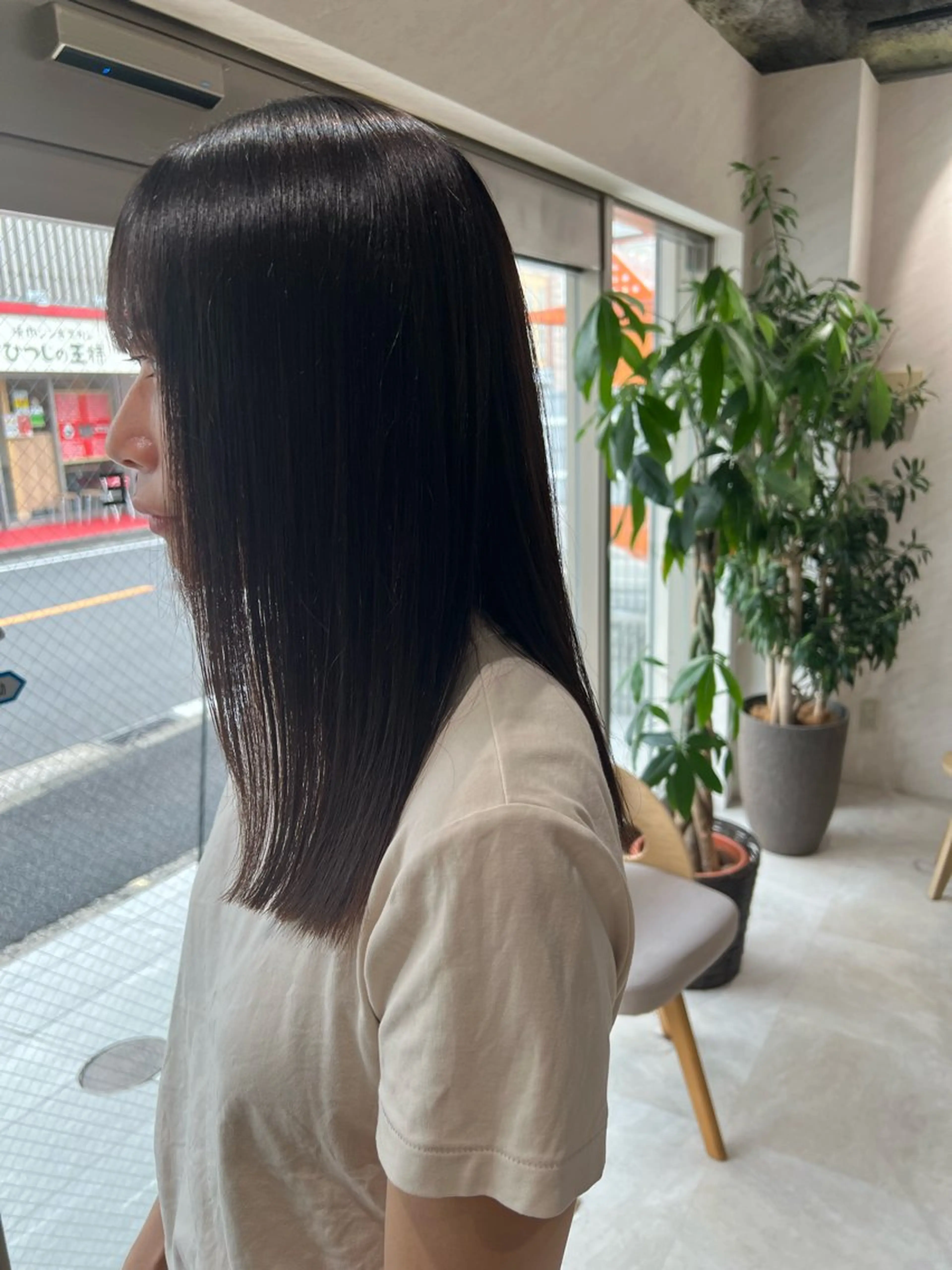 セミロング セミロングパーマ 切りっぱなしロブ カット 縮毛矯正 トリートメント 🥚紗綺🥚 髪質改善/艶髪のヘアスタイル
