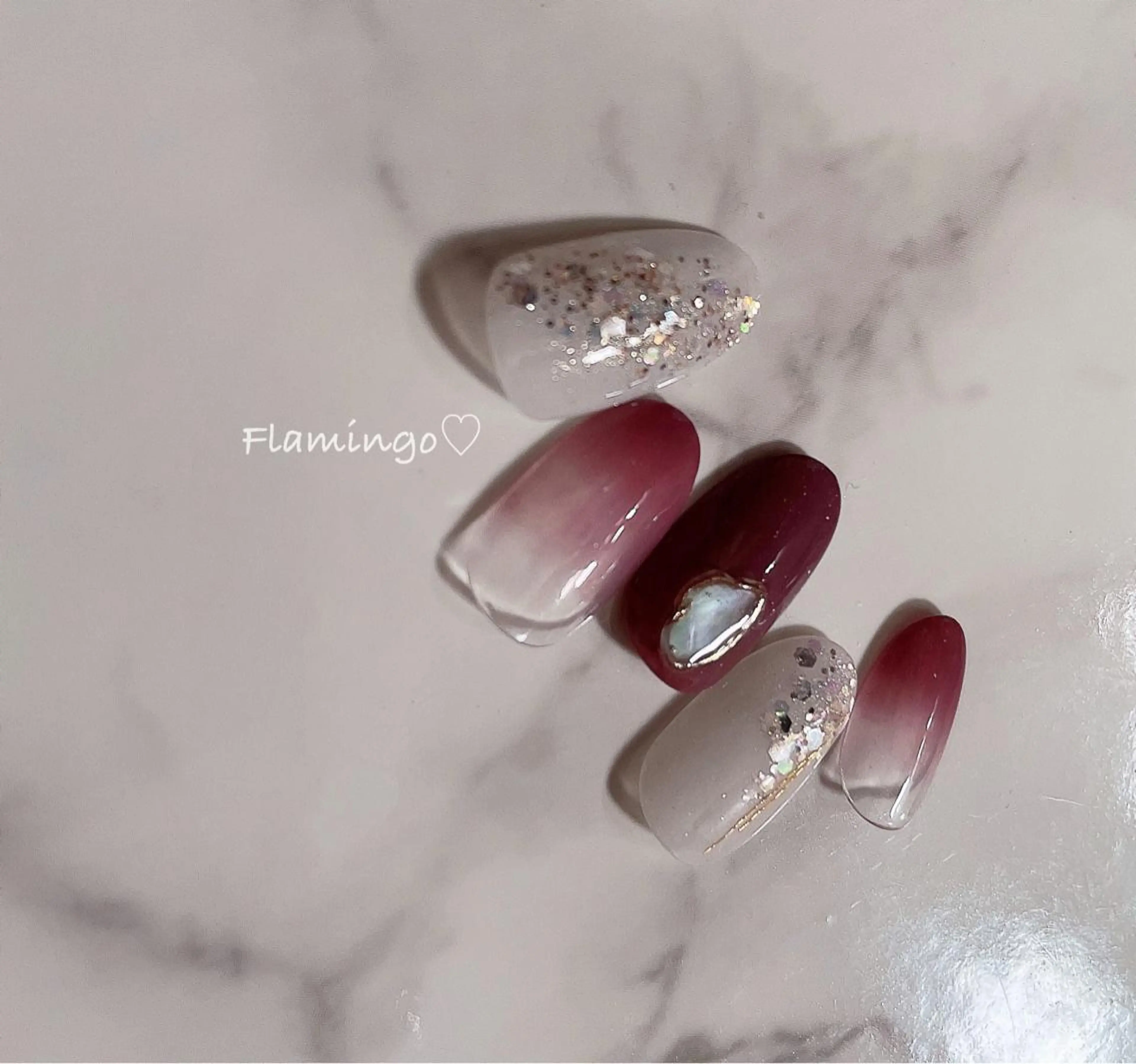 ネイル ジェルネイル グラデーション キラキラネイル ラメ(グリッター) ミラーネイル シンプル／上品／爪育 ☺︎Flamingoのネイルデザイン