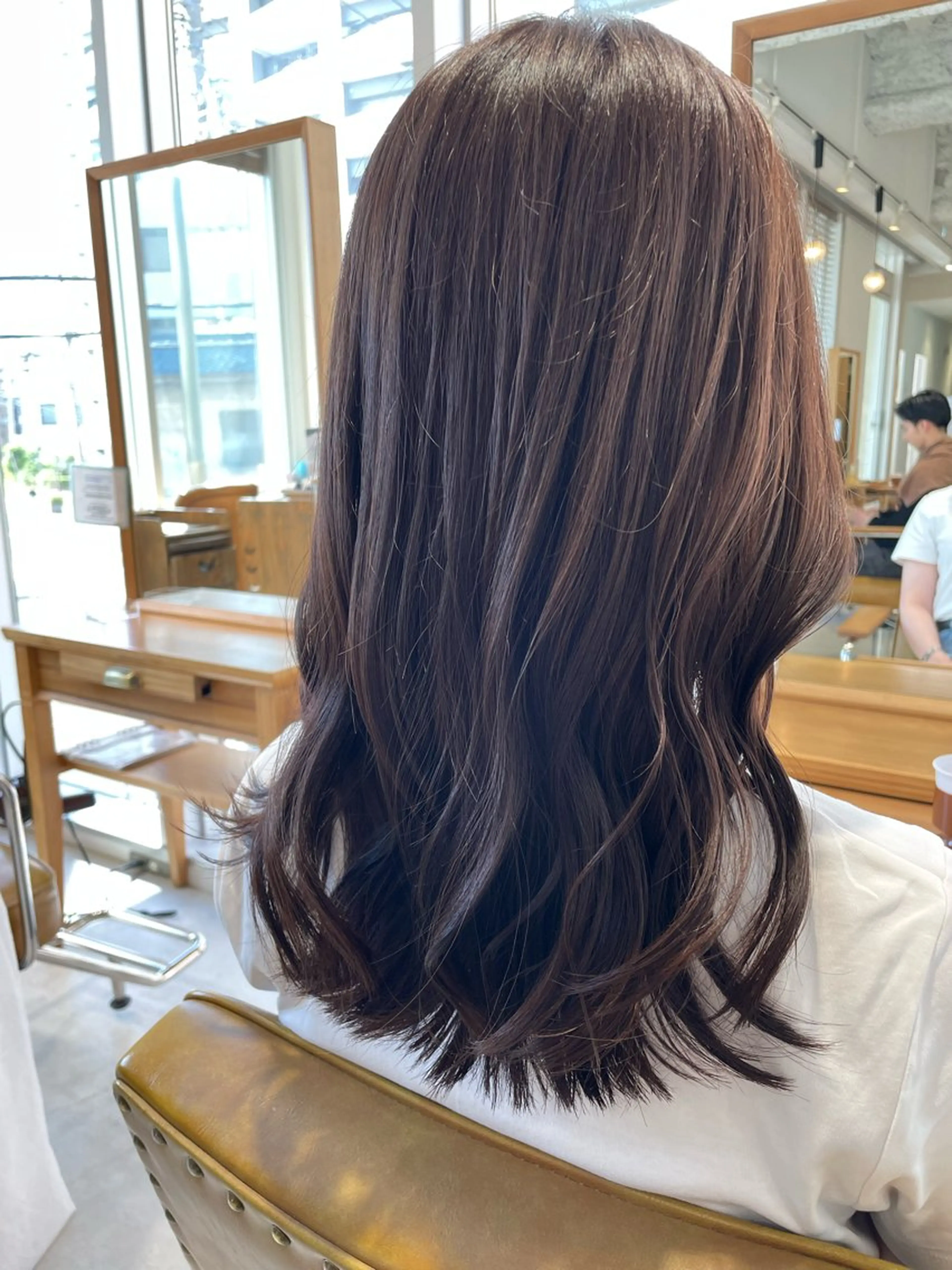セミロング 鈴木弥月/透明感カラ ー/髪質改善のヘアスタイル