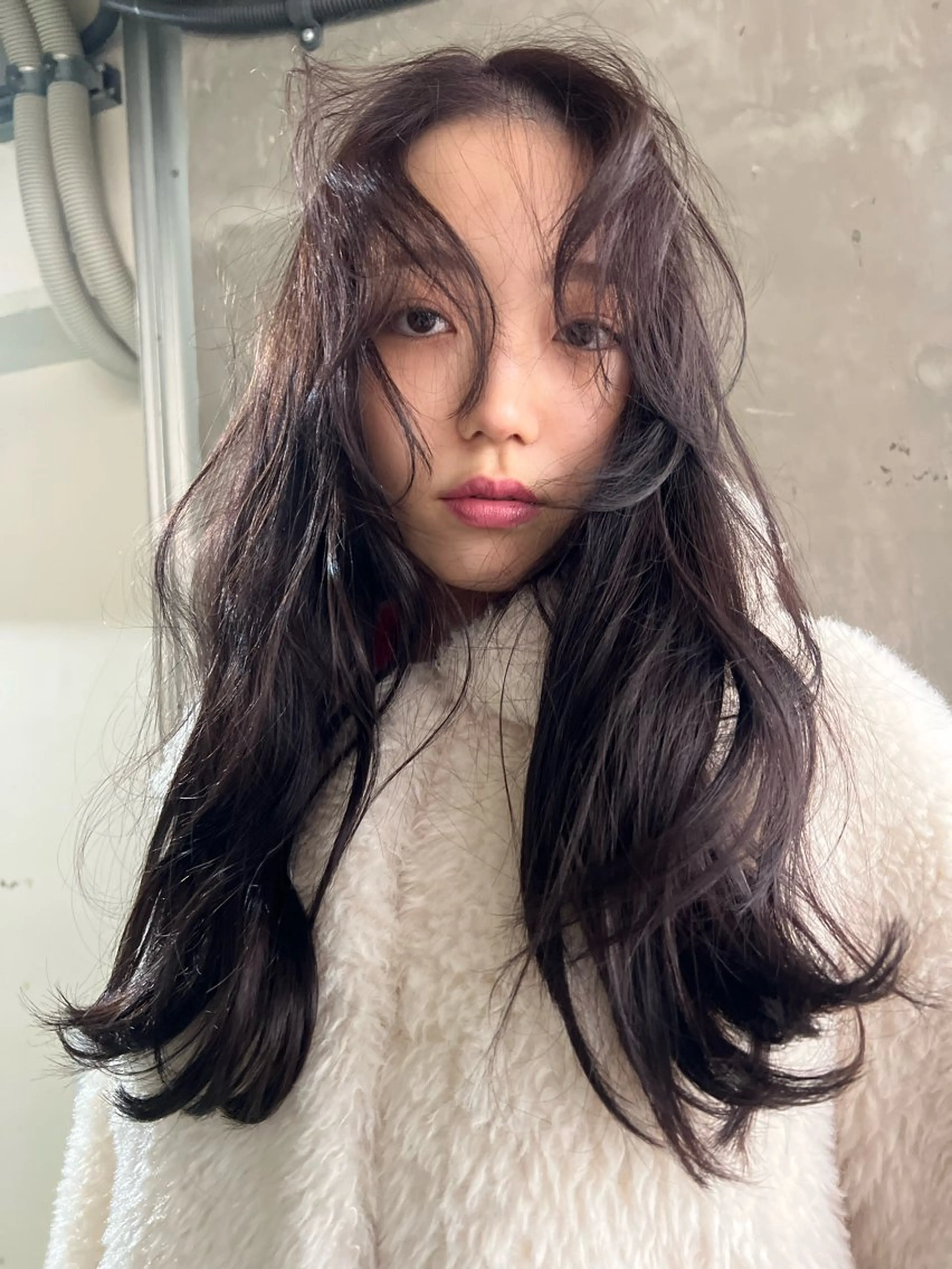 カラー ヤナギヤ カノのヘアスタイル