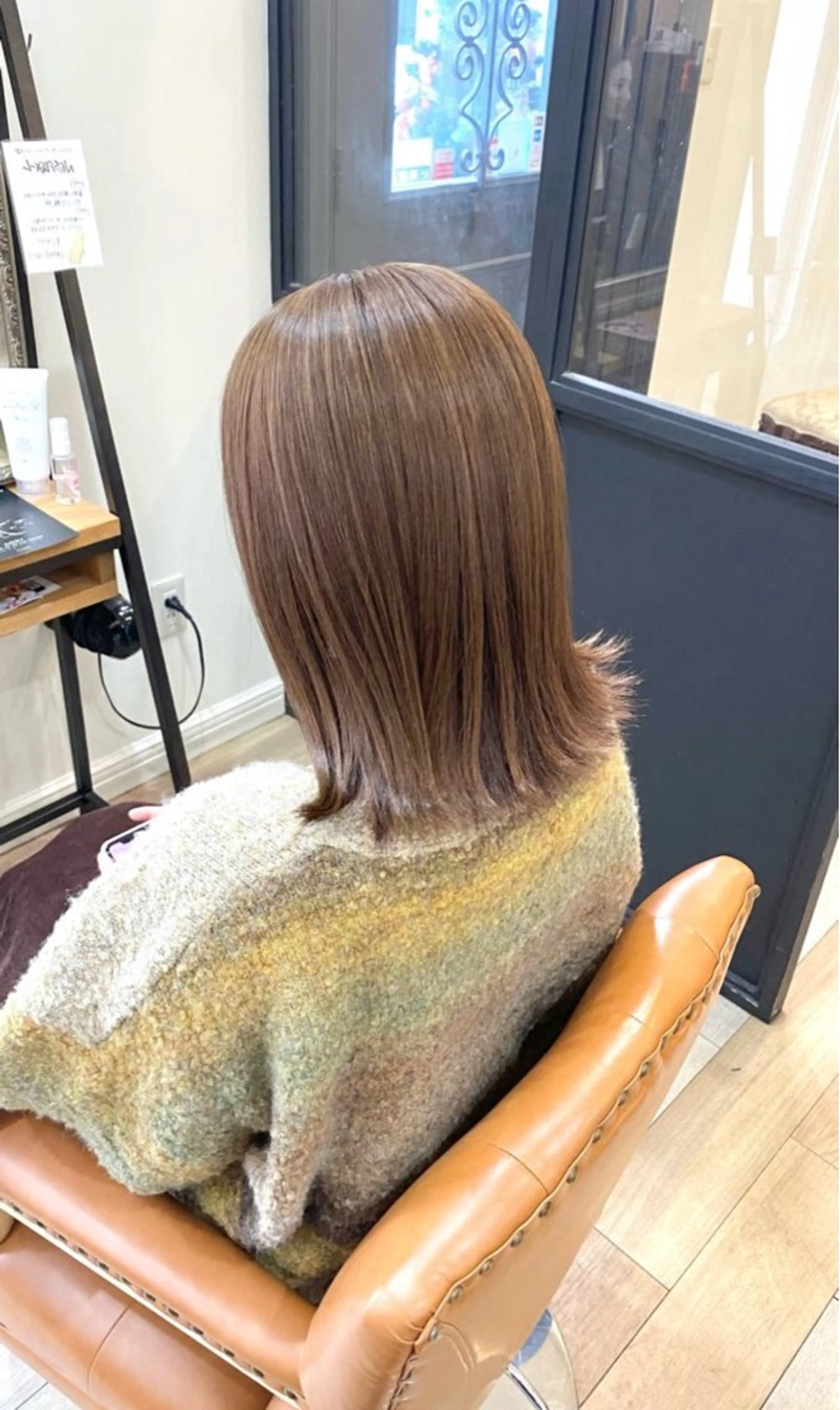 ミディアム カラー ベージュカラー ミルクティーベージュ 松尾 遥花のヘアスタイル