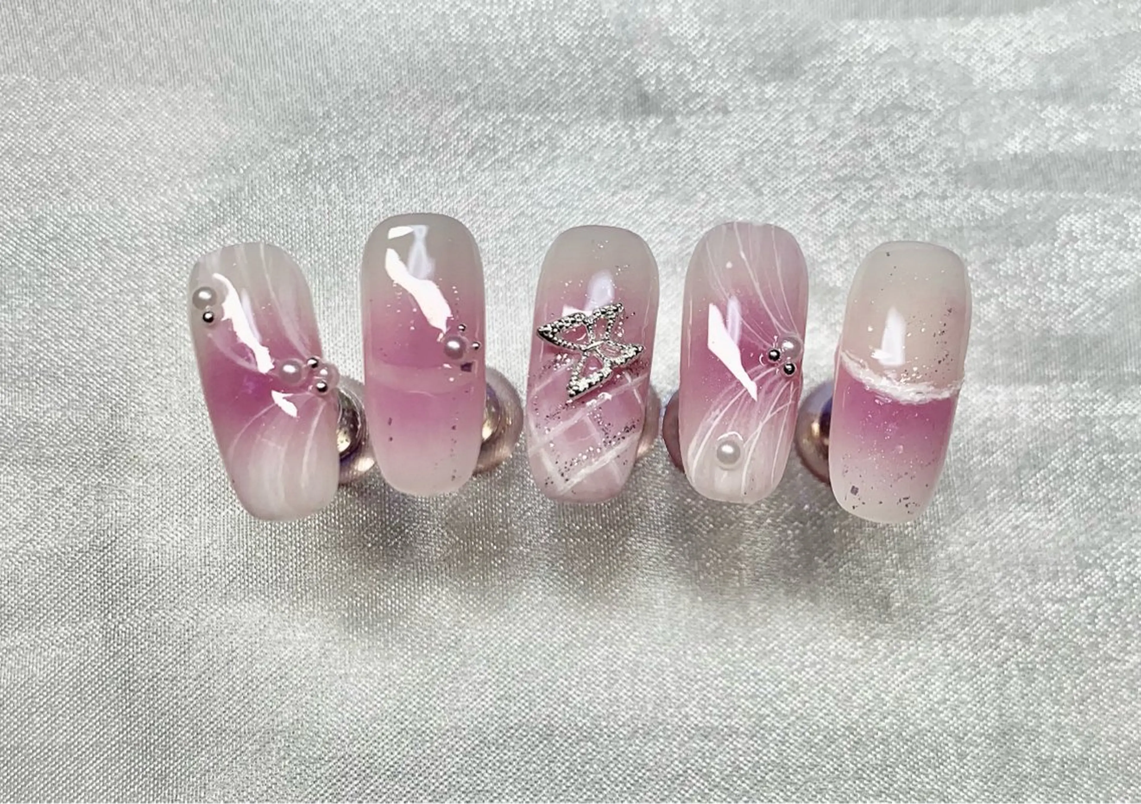 ネイル アートネイル チークネイル 長さ出し フットネイル フレンチネイル Lily nails studio所属・Lily nails studioのネイルデザイン