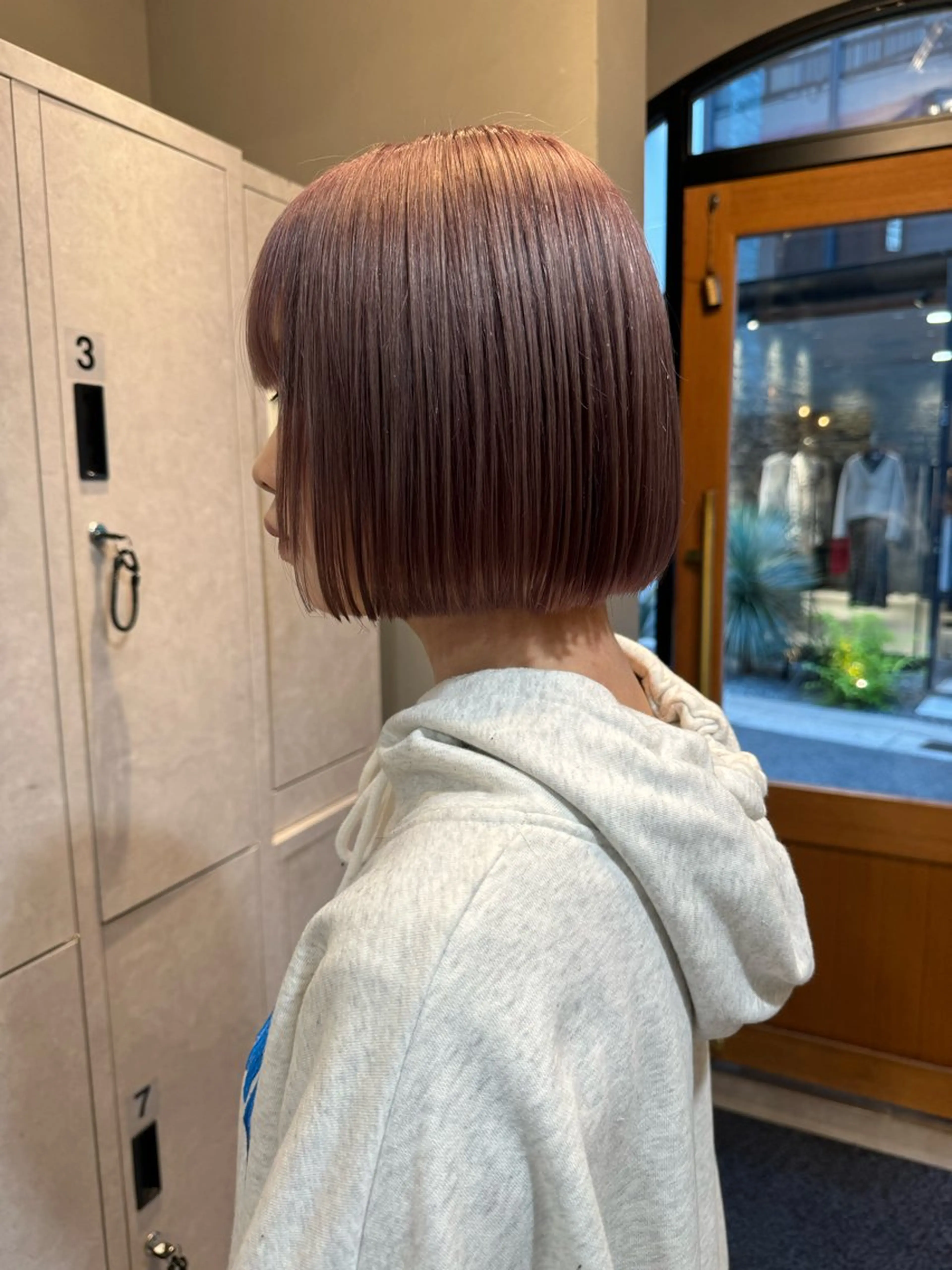 ショート カラー ブリーチ ラベンダーカラー ピンクカラー ピンクラベンダー ボブ 神戸ボブ✂️ ioe三宮/田 伸佳のヘアスタイル