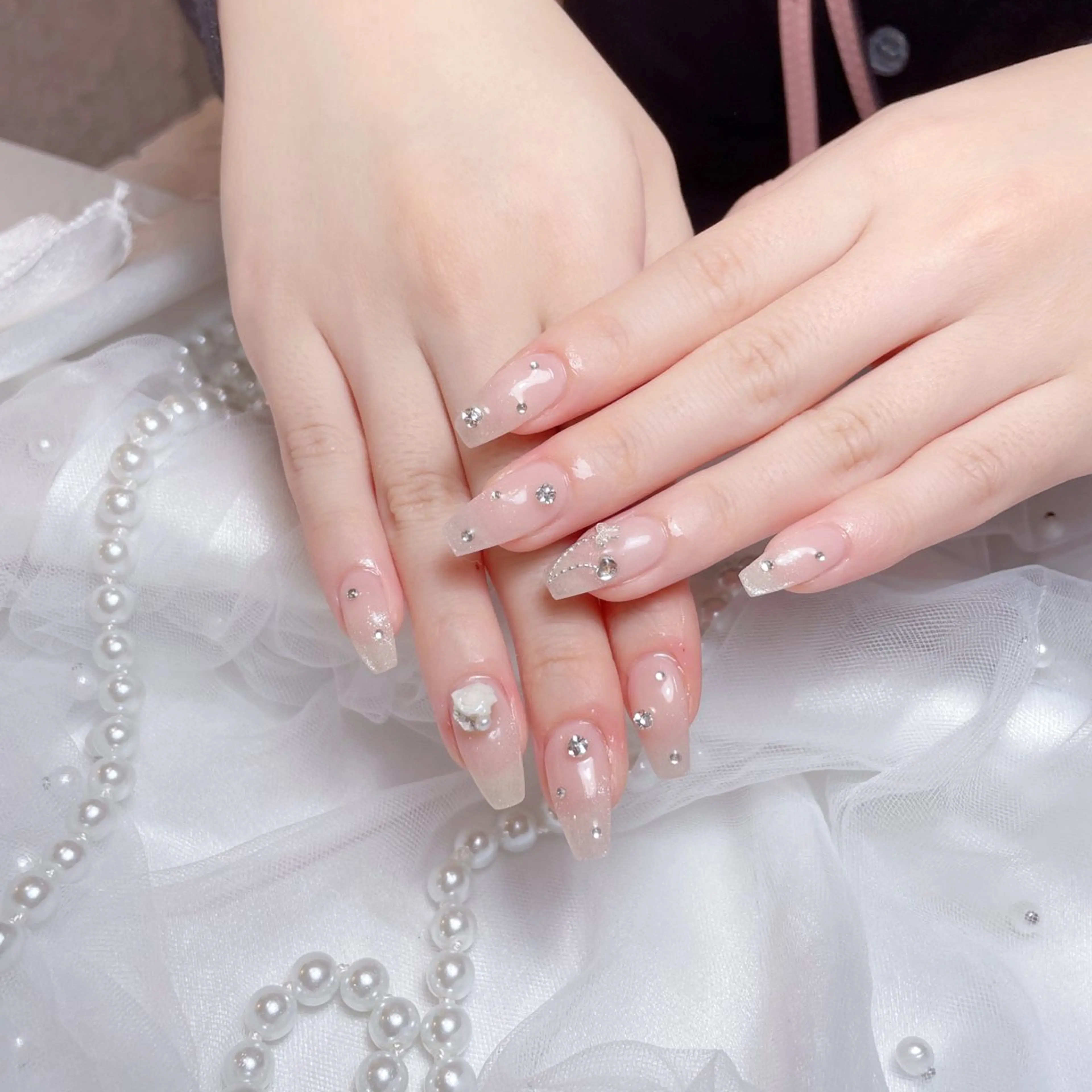 ネイル フットネイル フレンチネイル ジェルネイル ガーリー グラデーション Divas Moeのネイルデザイン