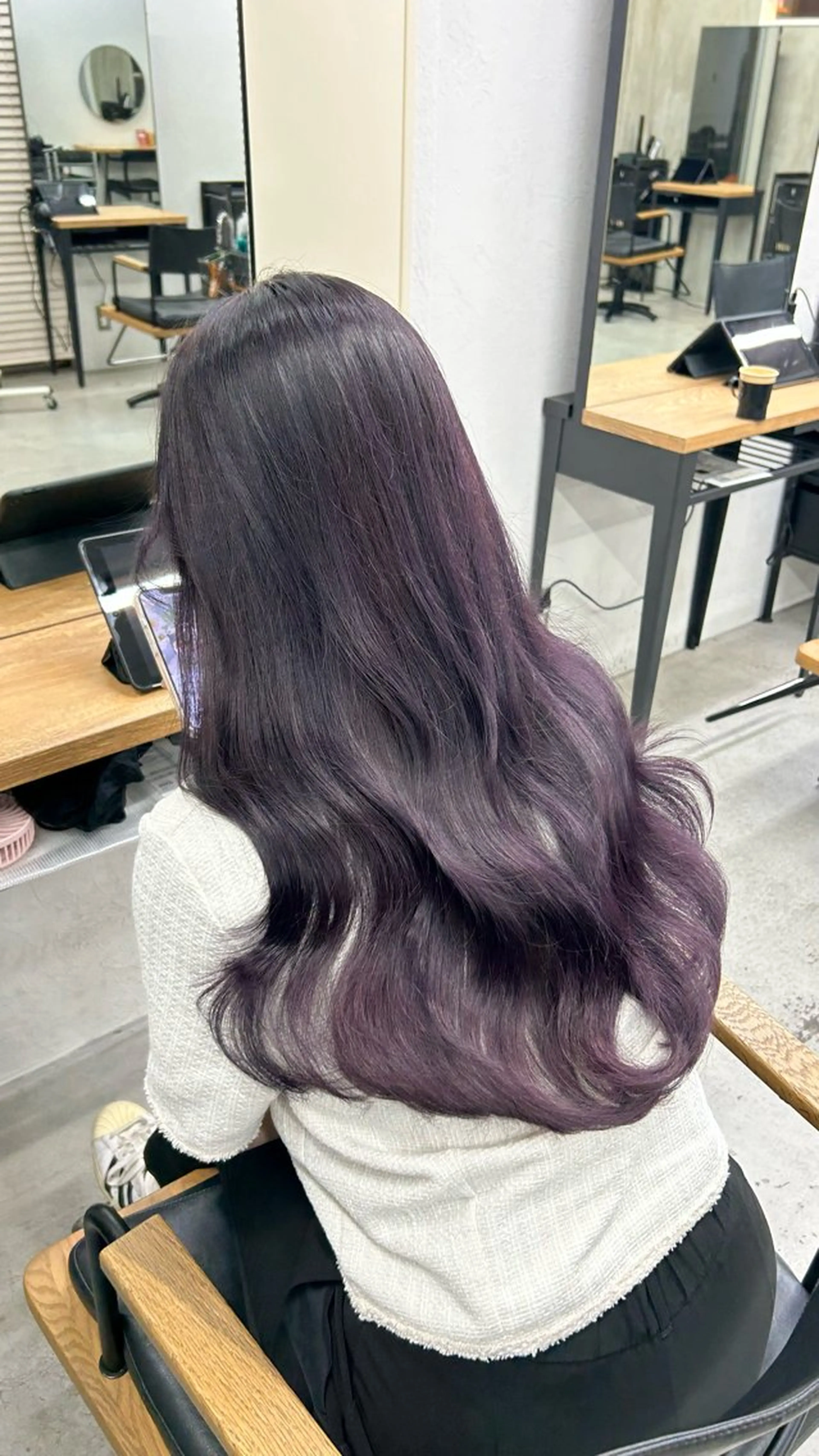 セミロング カラー ダブルカラー ラベンダーカラー パープルカラー トリートメント カット ヘアカラー トリートメント RYOSUKE ハイトーンのヘアスタイル