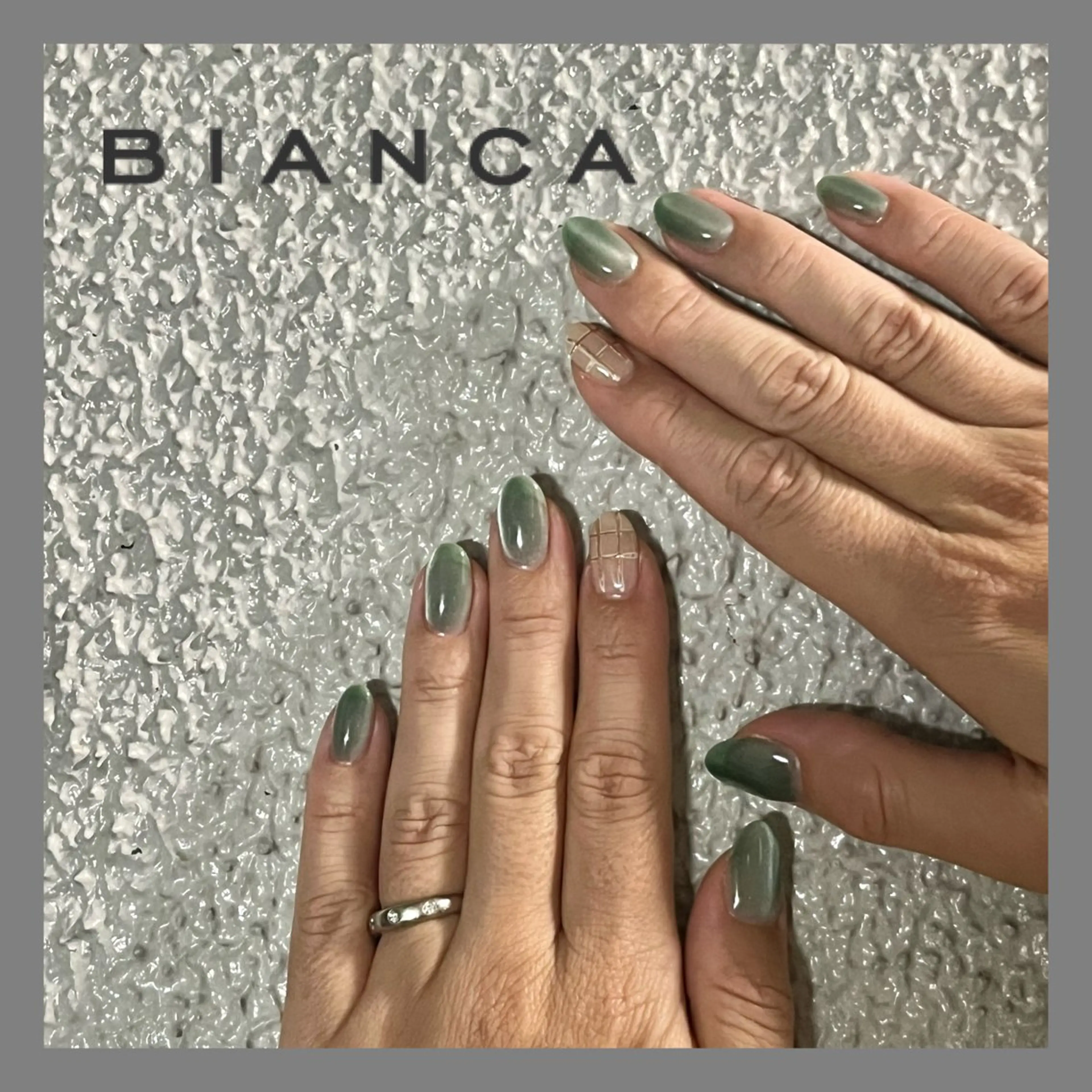 ネイル グリーン マグネットネイル ハンドネイル bianca TORII🌞のネイルデザイン