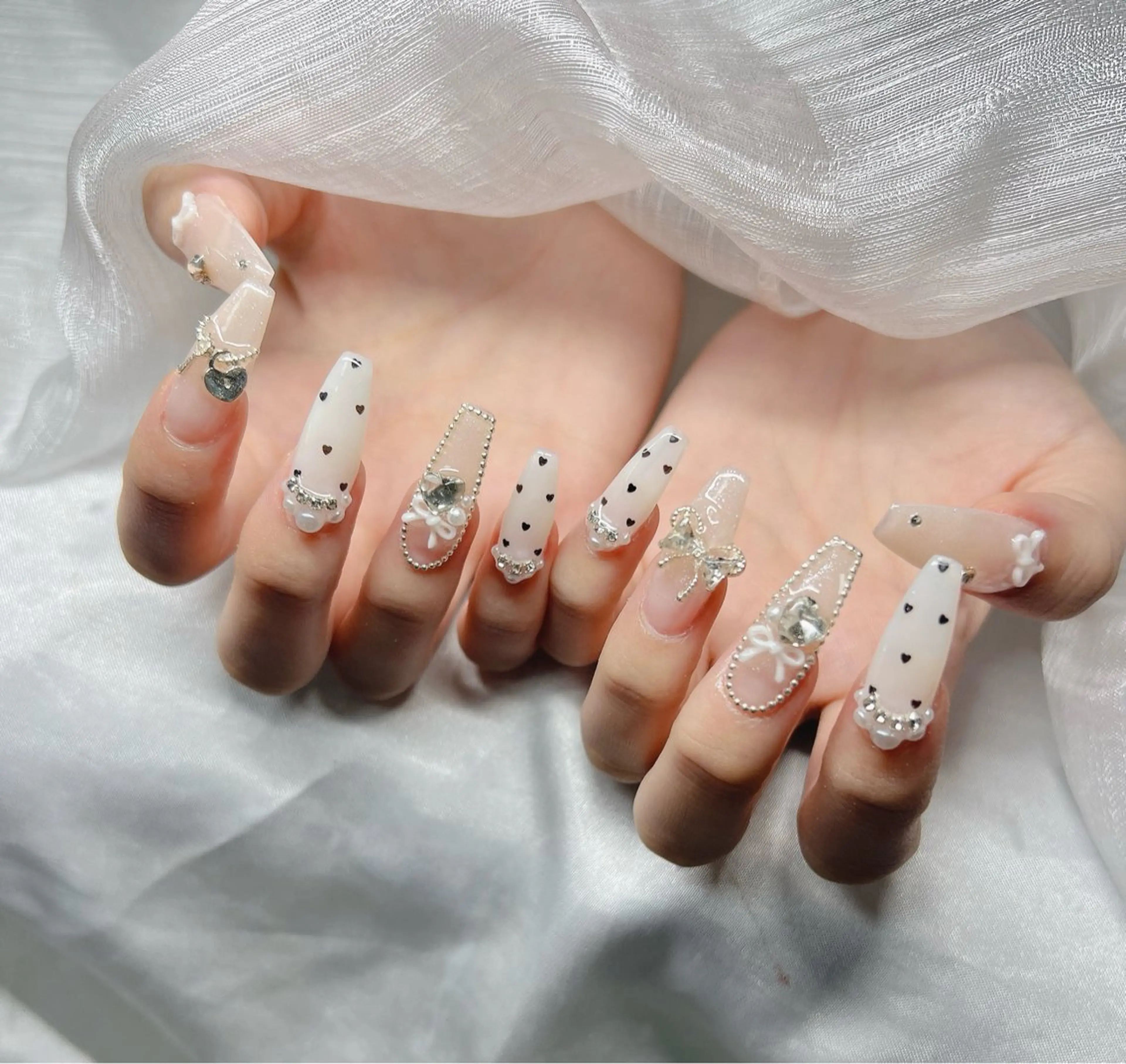 ネイル ハンドネイル Lee Nailsのネイルデザイン