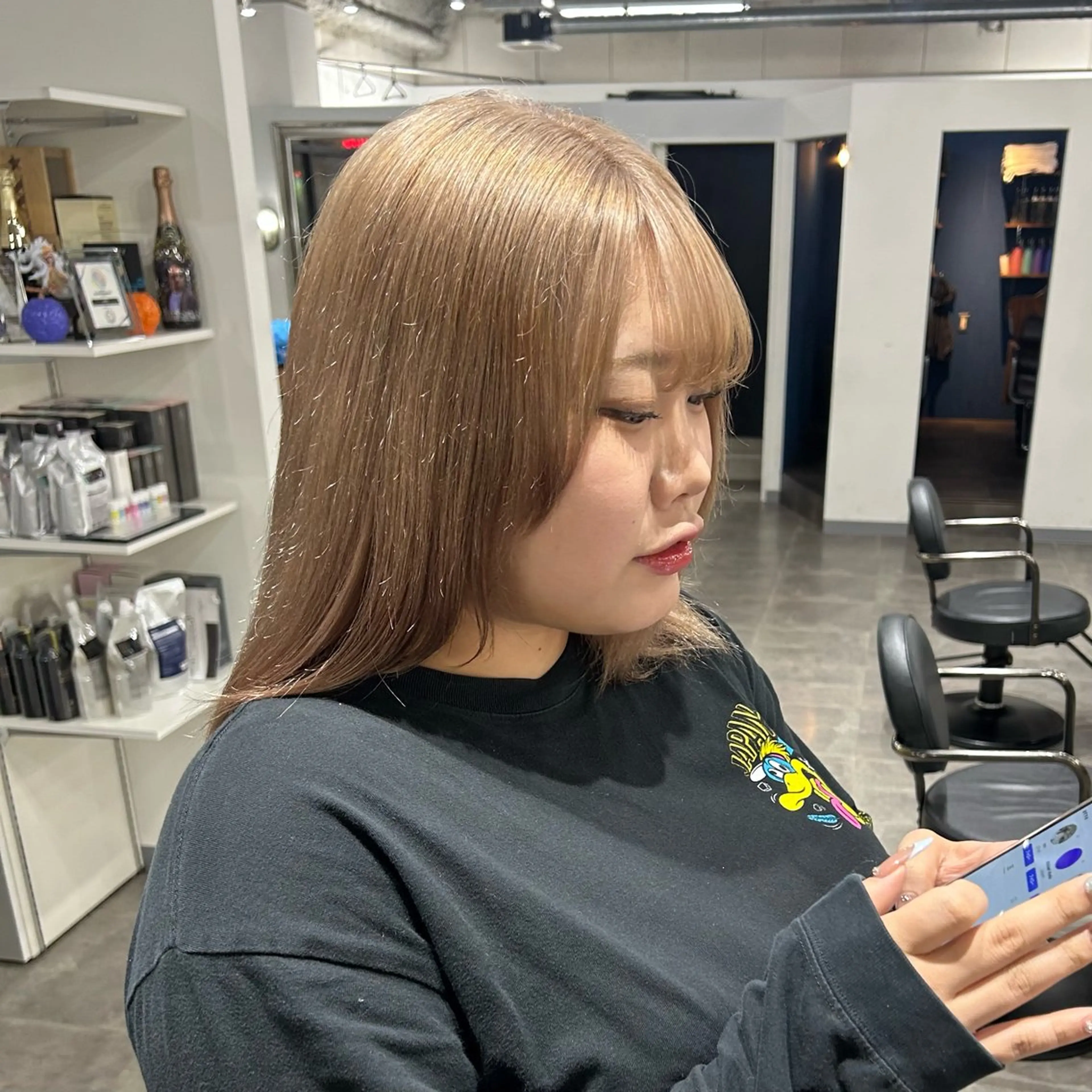 ミディアム カラー ベージュカラー ミルクティーベージュ VENICE Tsubasa🐳のヘアスタイル