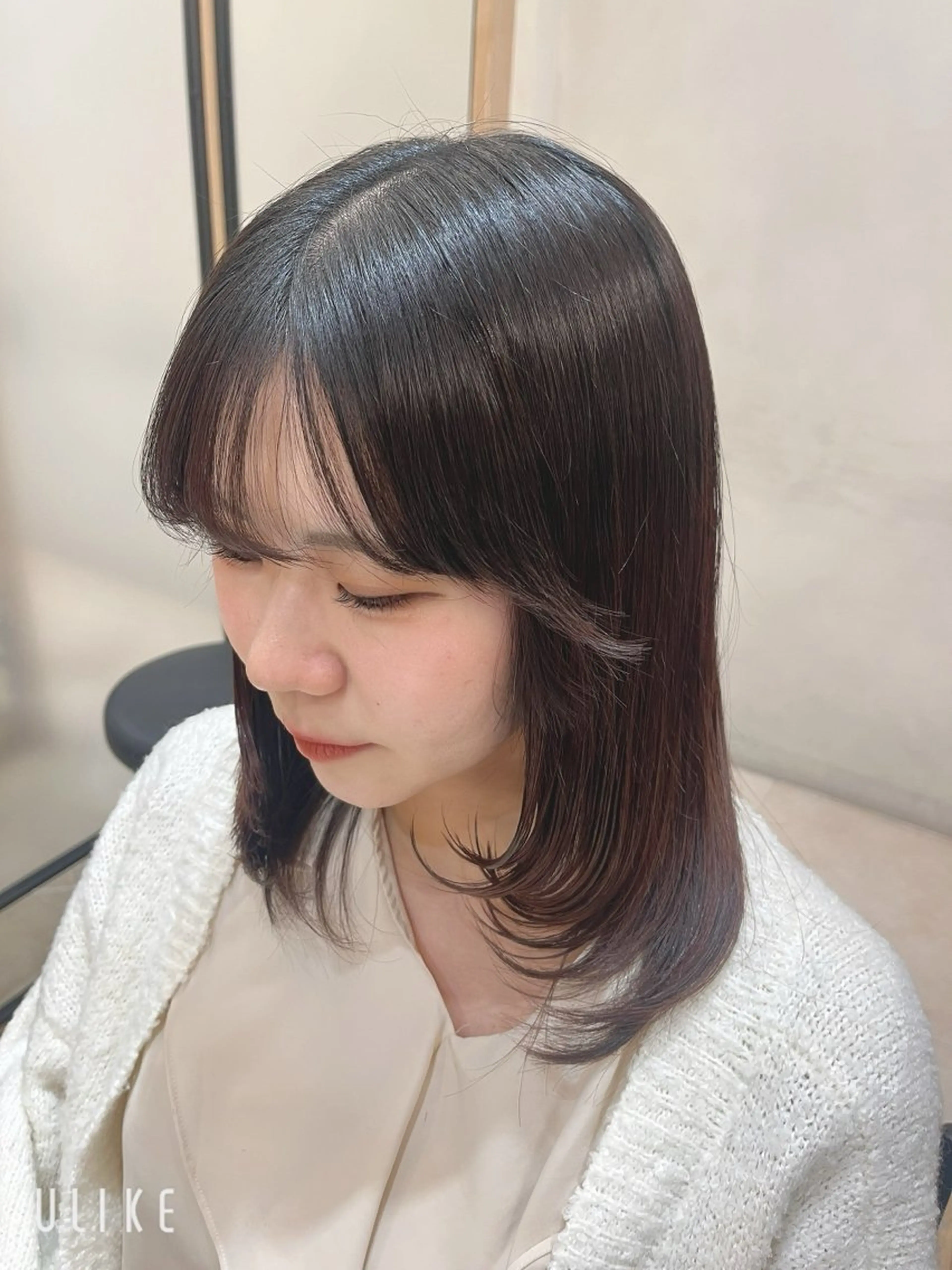 ミディアム 顔まわりレイヤー 顔周りカット レイヤーカット カット あらいしほ✩.*˚ メンズカットのヘアスタイル