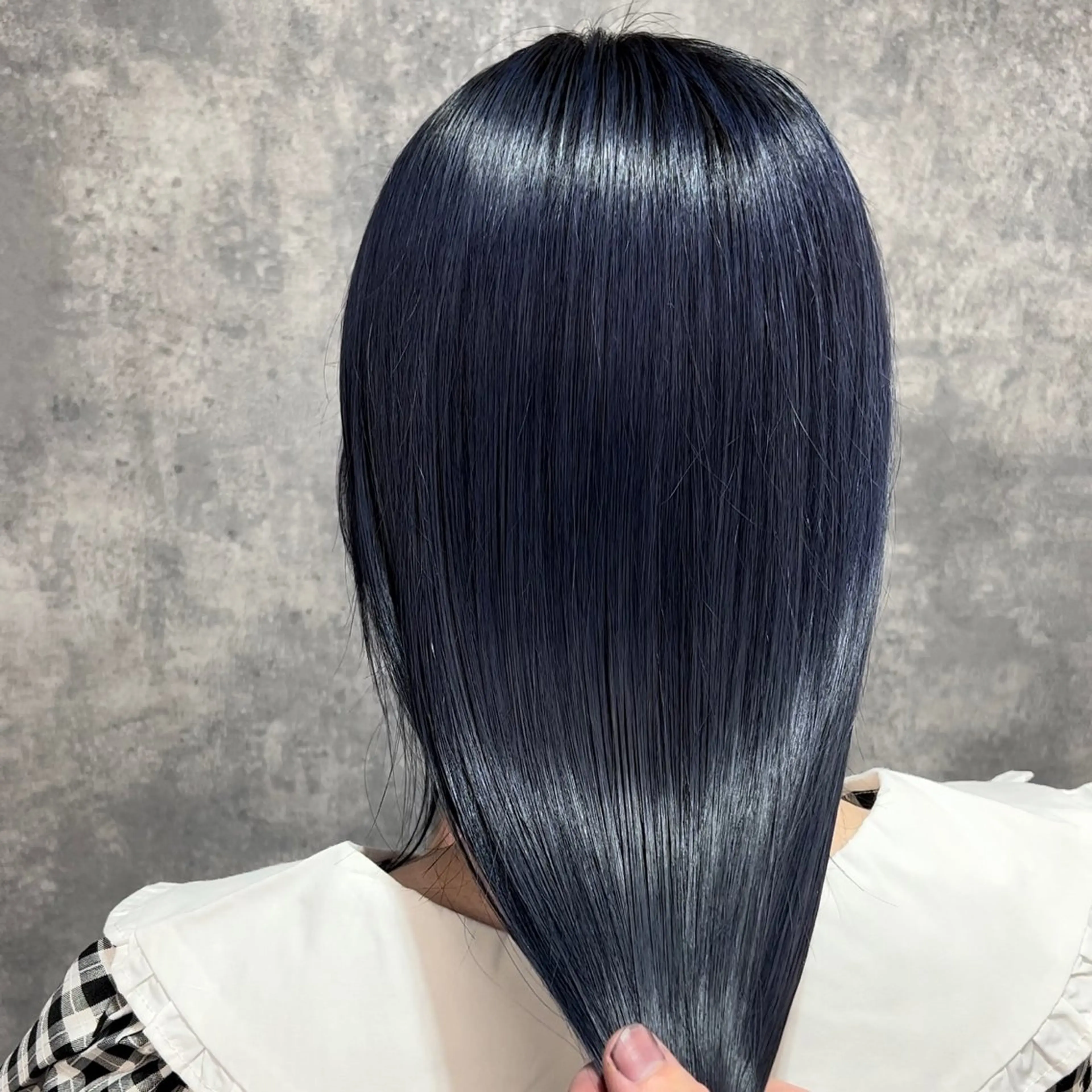 ロング カラー 👑高評価多数エク ステ×ハイトーン唯澄のヘアスタイル