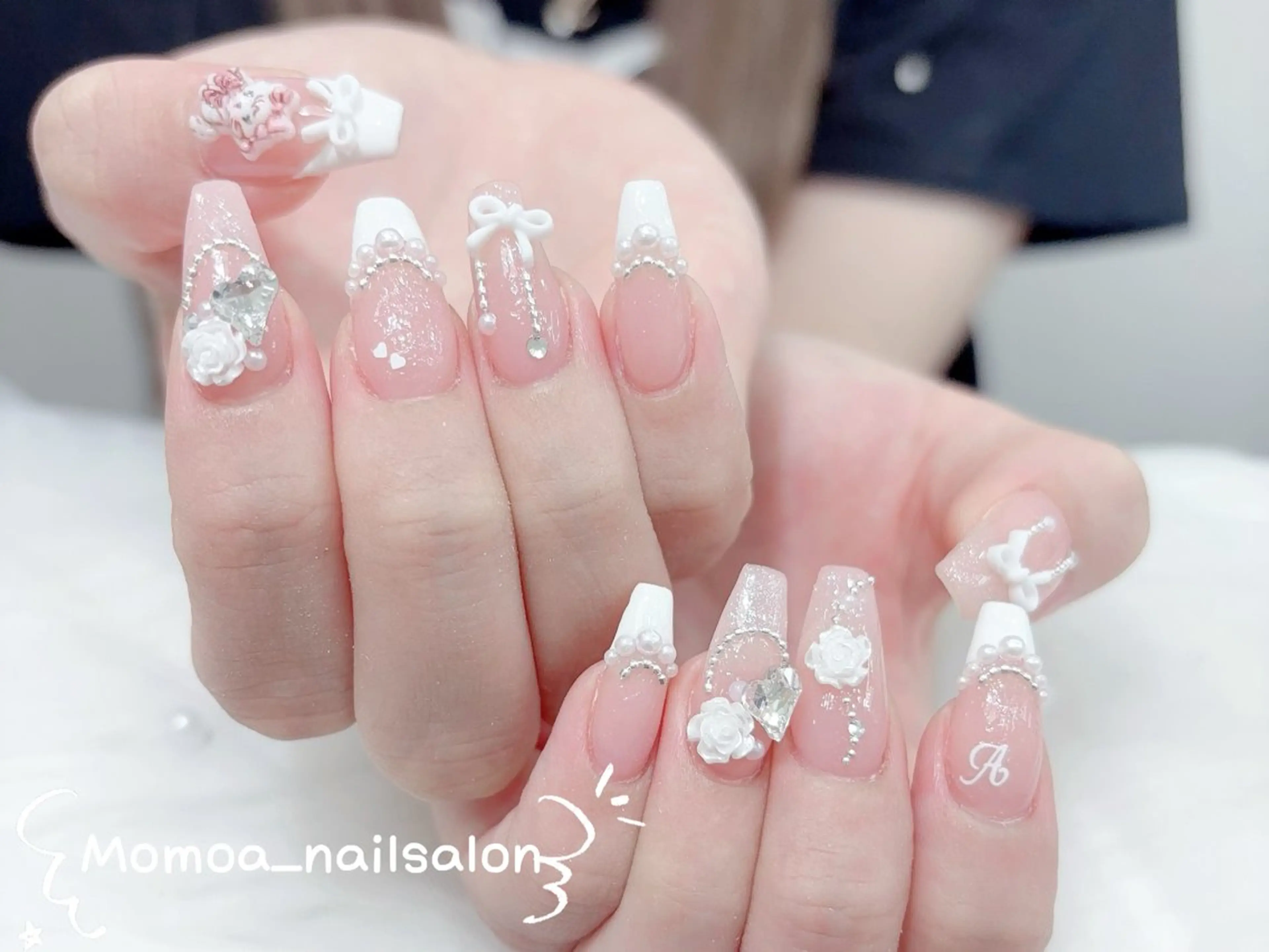 ネイル グラデーション キラキラネイル マグネットネイル スカルプネイル 冬ネイル ハンドネイル kawaiiko サロンのネイルデザイン