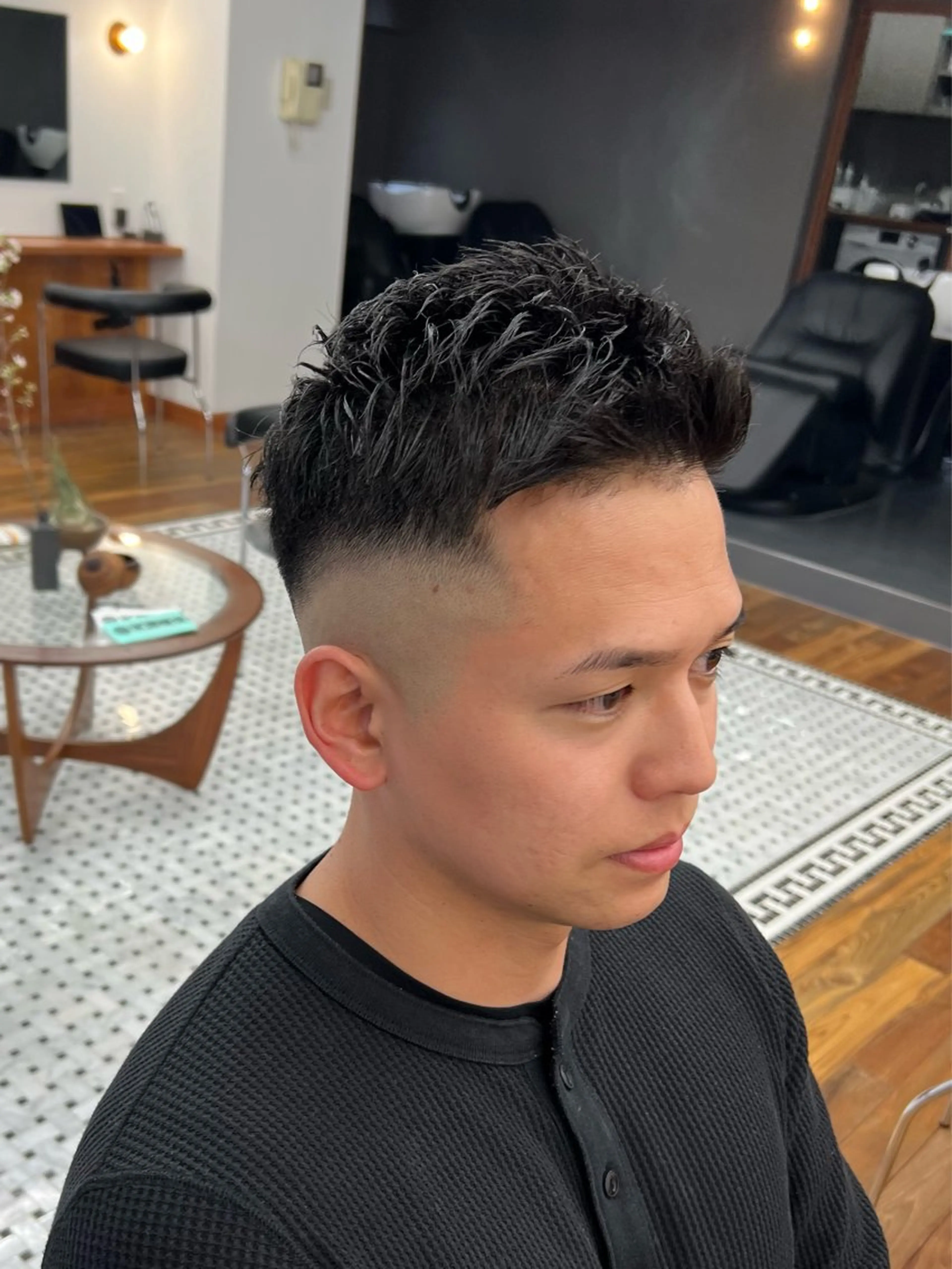 ショート メンズ フェードカット スキンフェード カット メンズサロン✂️ スキンフェード伊藤陸のヘアスタイル