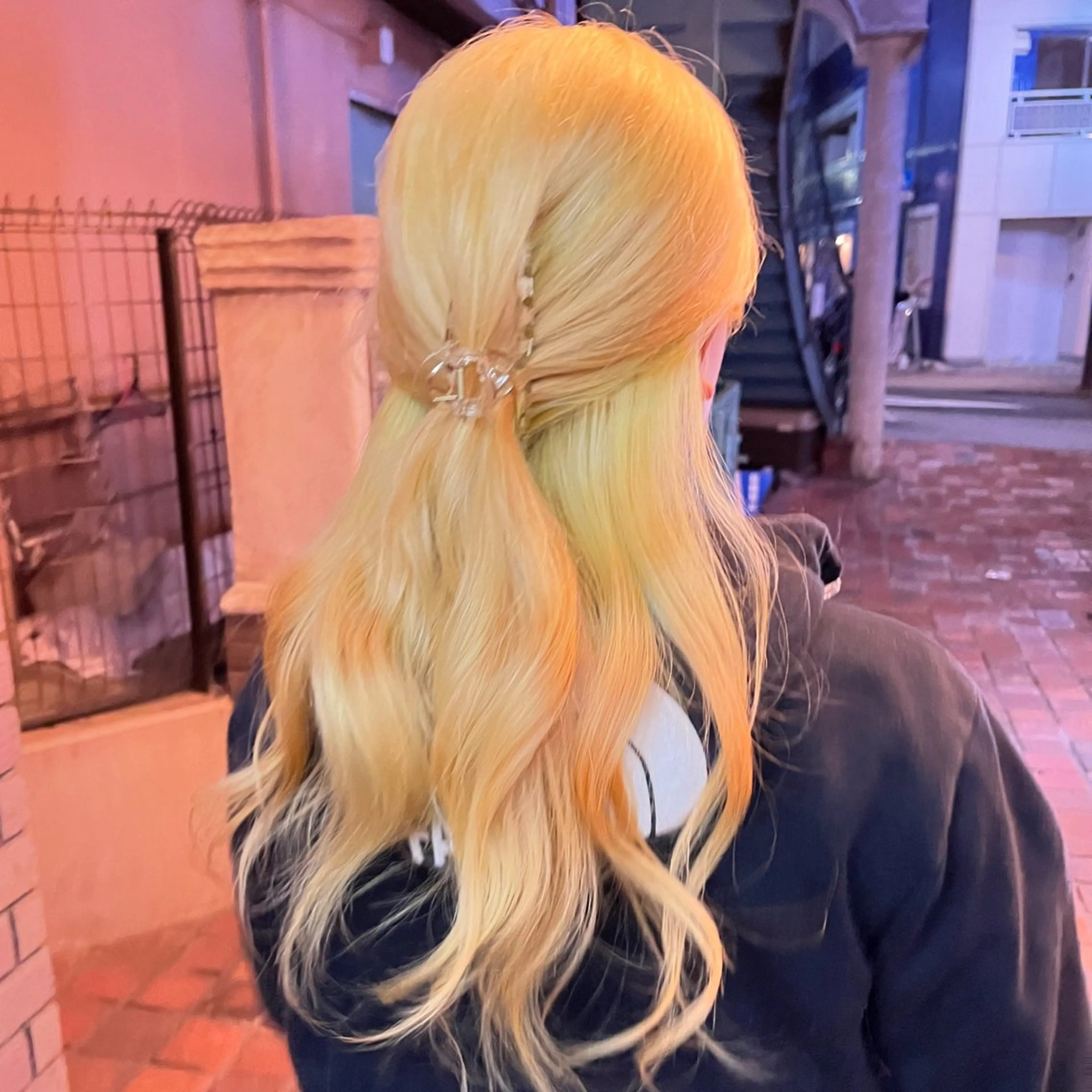 ロング カラー 抜きっぱなしブロンド Hair&Makeup Ke' International　神楽坂所属・坂庭 千風のヘアスタイル