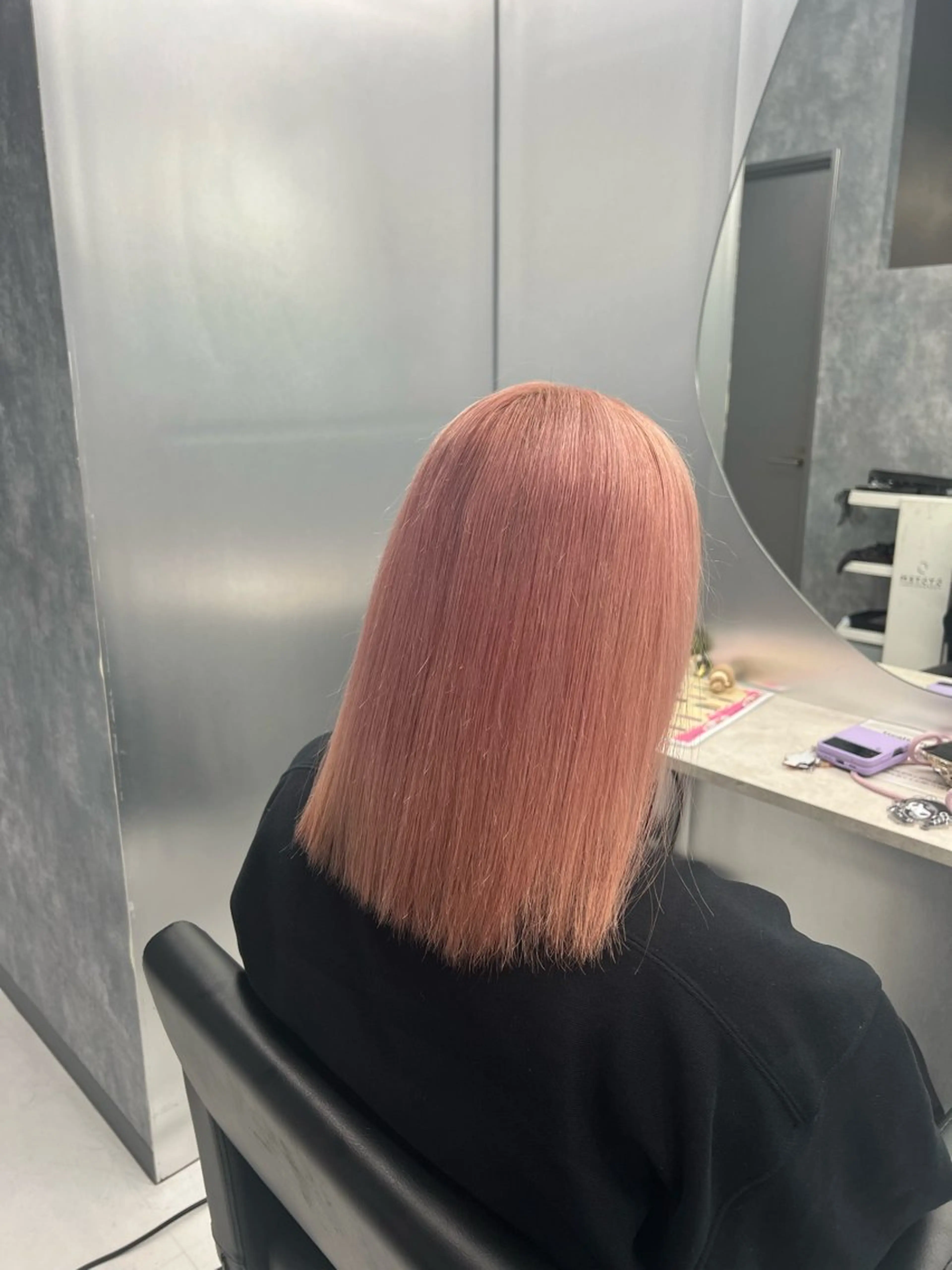 セミロング カラー 👑高評価多数エク ステ×ハイトーン唯澄のヘアスタイル