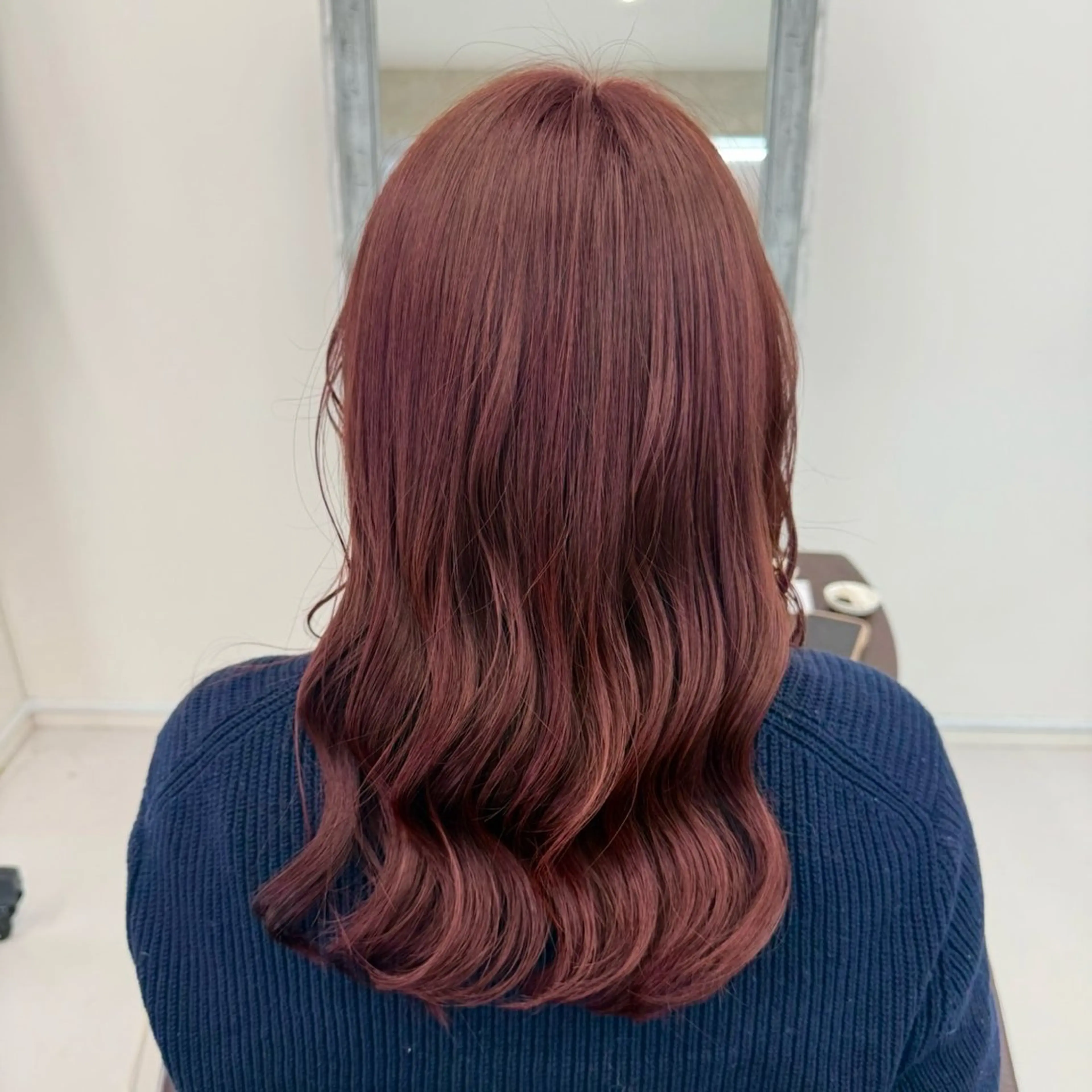 カラー 榎本 雪来 LEV.のヘアスタイル