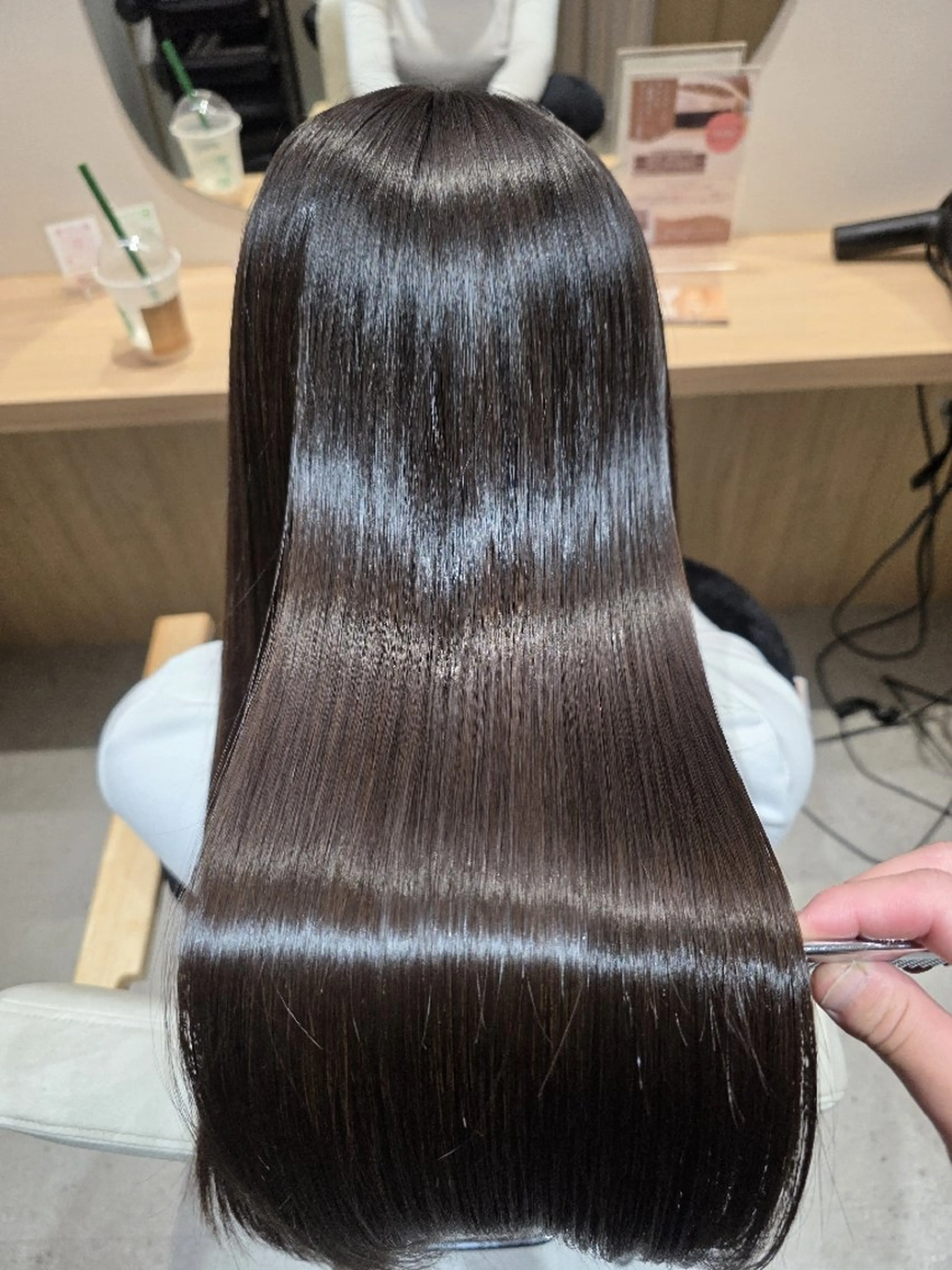 ロング 縮毛矯正 トリートメント 艶髪矯正/透感カラー 齊藤謙介のヘアスタイル