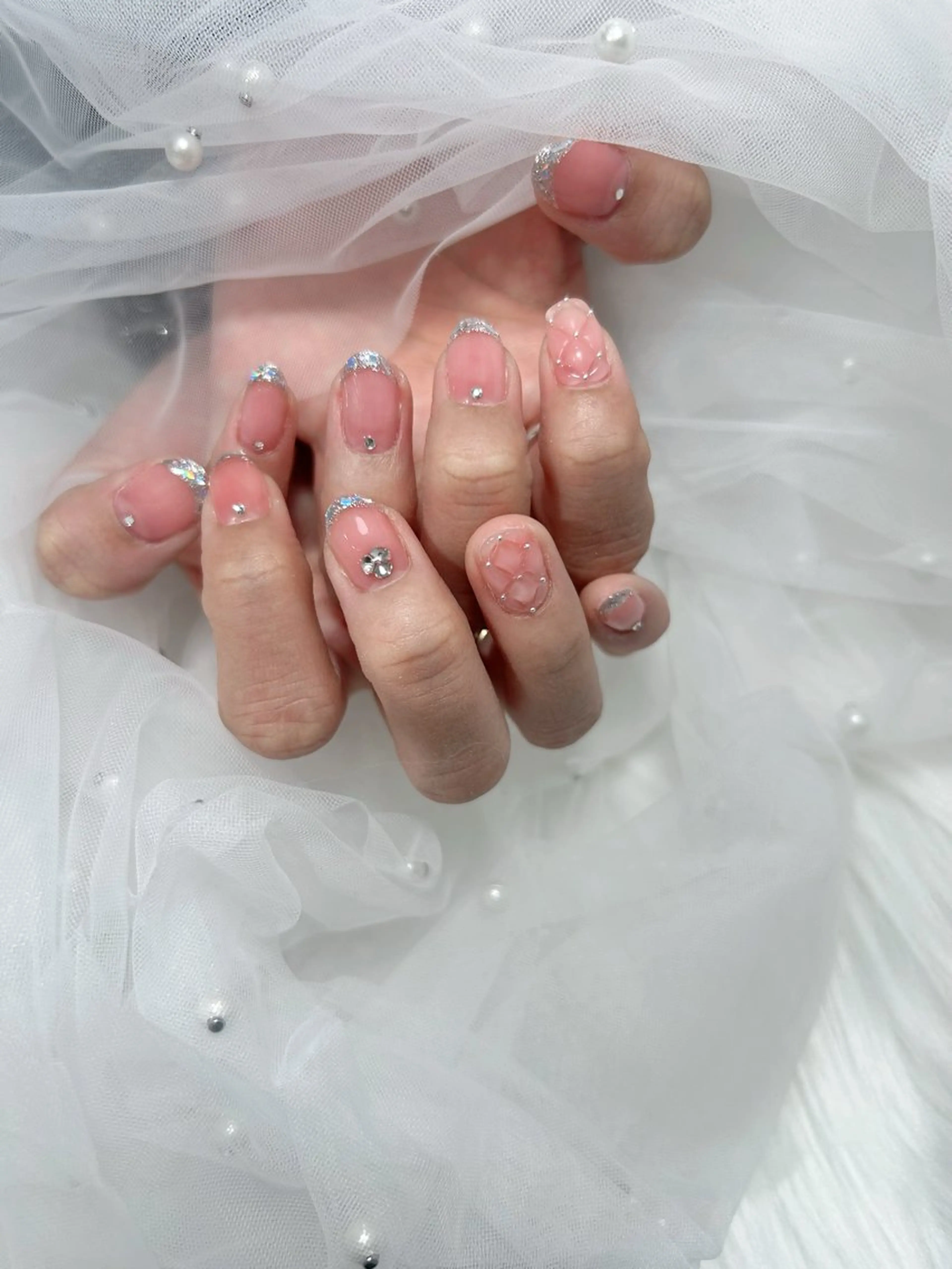 ネイル アートネイル 桜ネイル フレンチネイル ガラスフレンチ グラデーション ミナ🌈 Laule'aのネイルデザイン