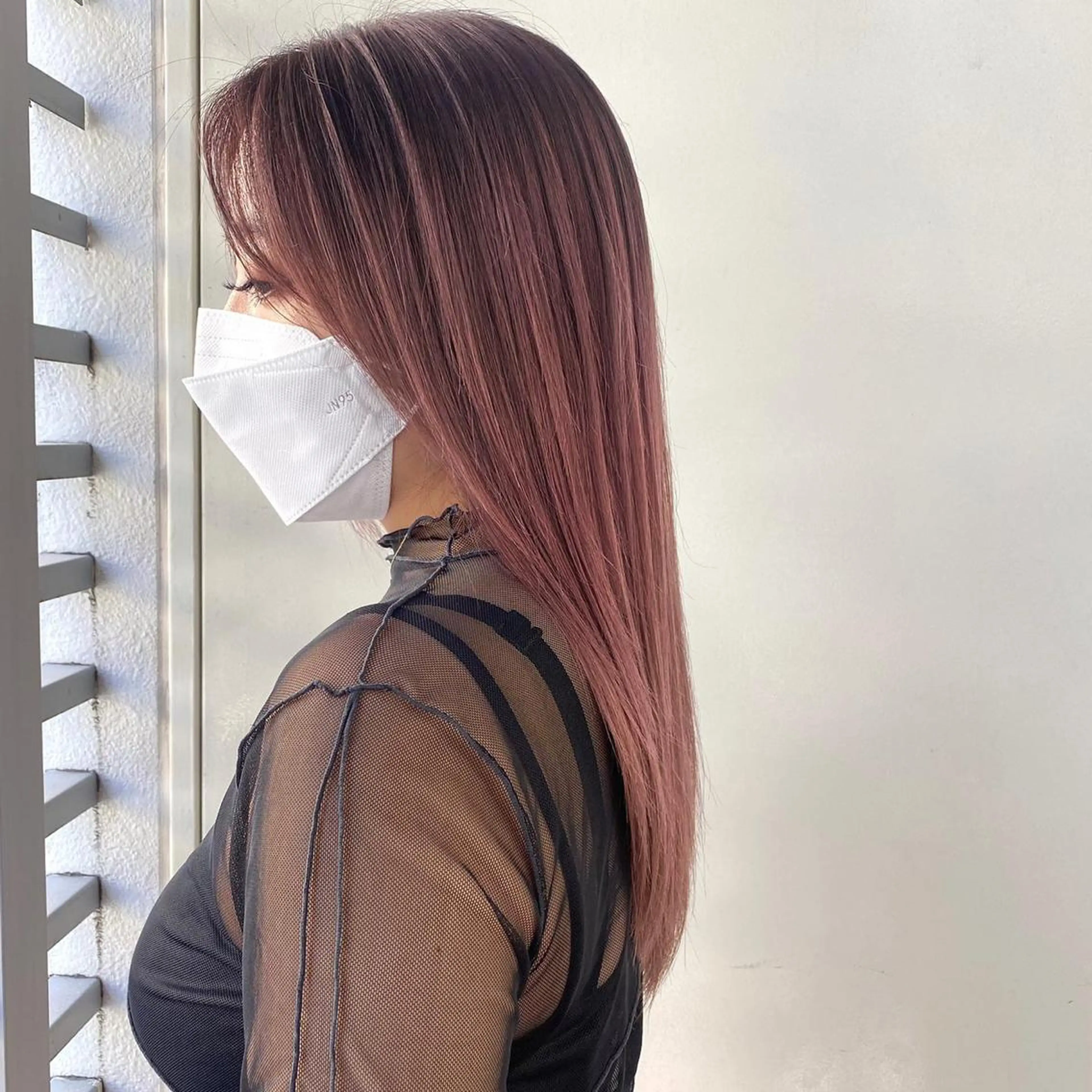 ロング カラー ANNA /艶髪/ハイトーンのヘアスタイル