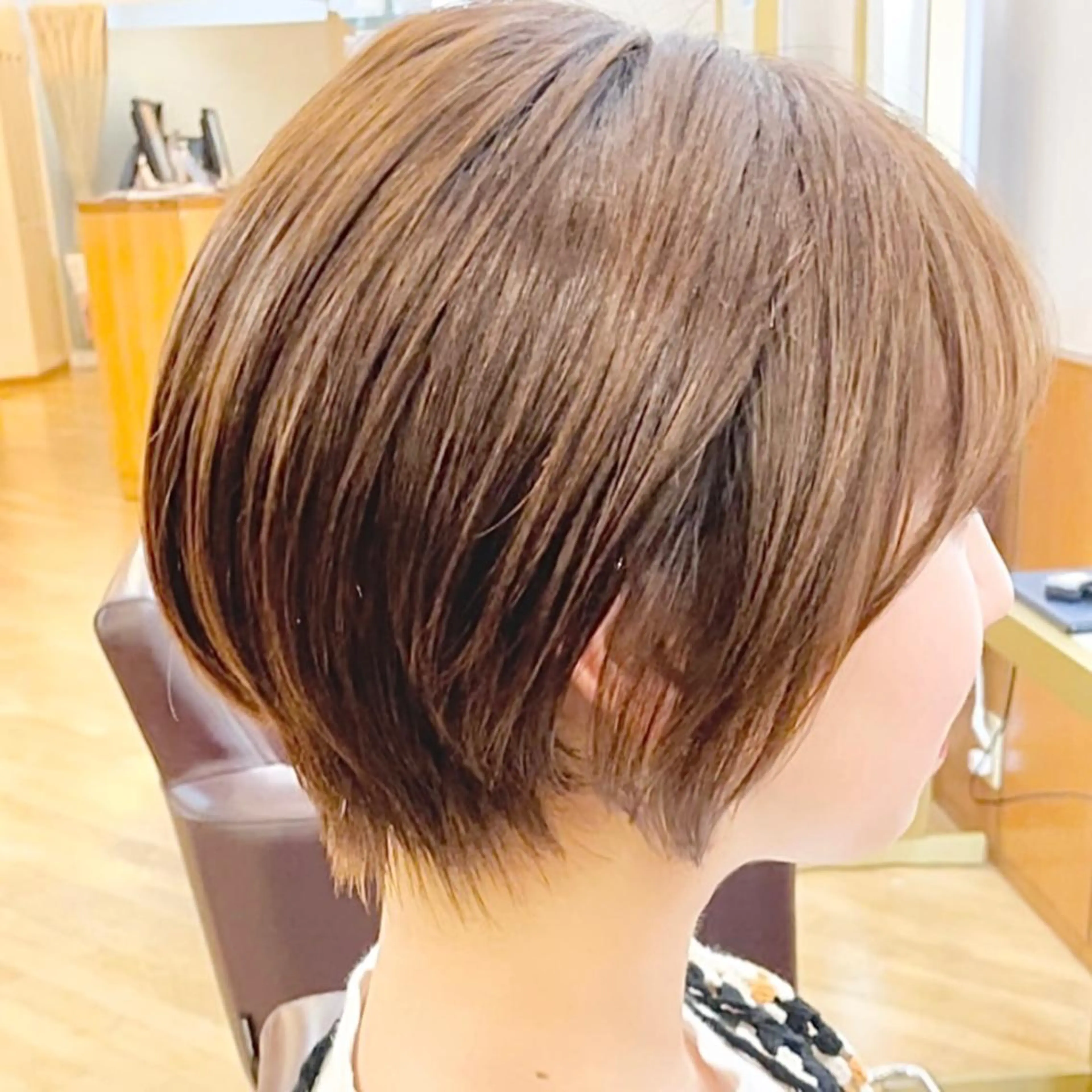 セミロング カラー ヘアアレンジ キッズ 丸みショート ミストバング ベージュカラー ブロンド ボブ カット ヘアカラー トリートメント さわ きょうすけ/ ボブ髪質改善ショートのヘアスタイル